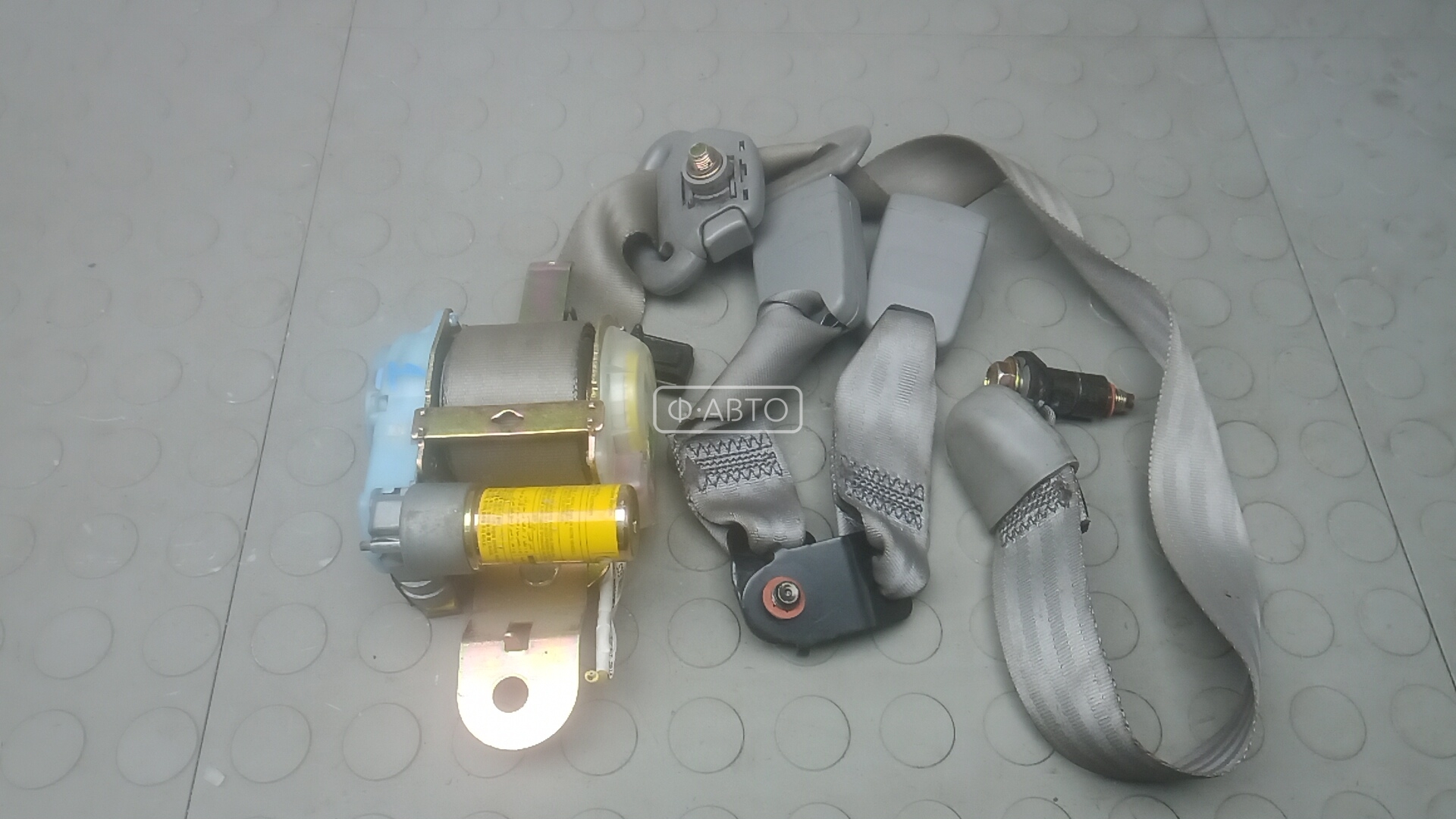 Ремень безопасности с пиропатроном сиденья переднего