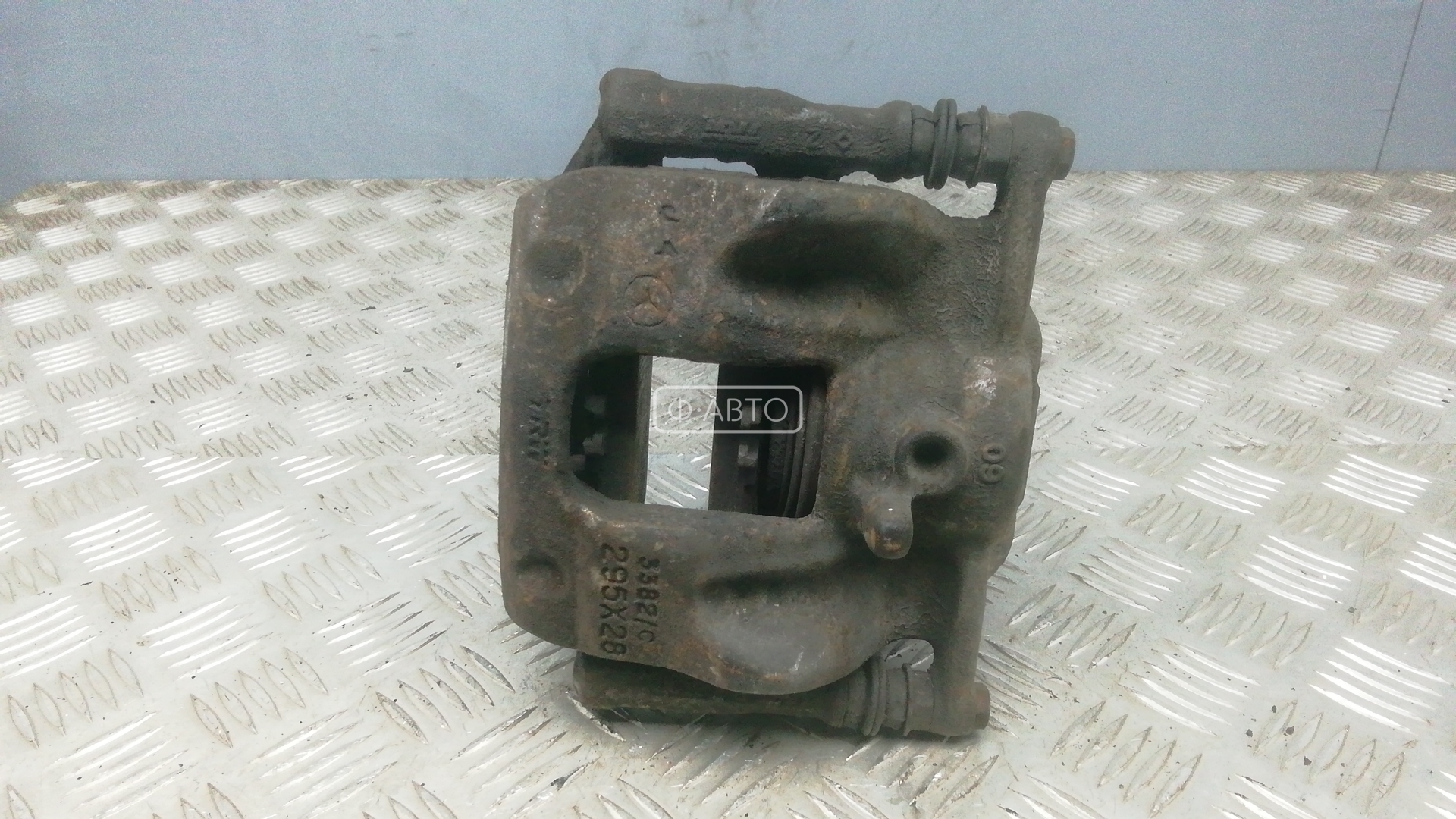 Суппорт тормозной передний левый