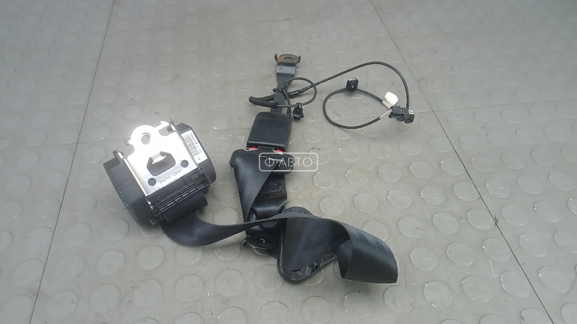 Ремень безопасности с пиропатроном сиденья переднего