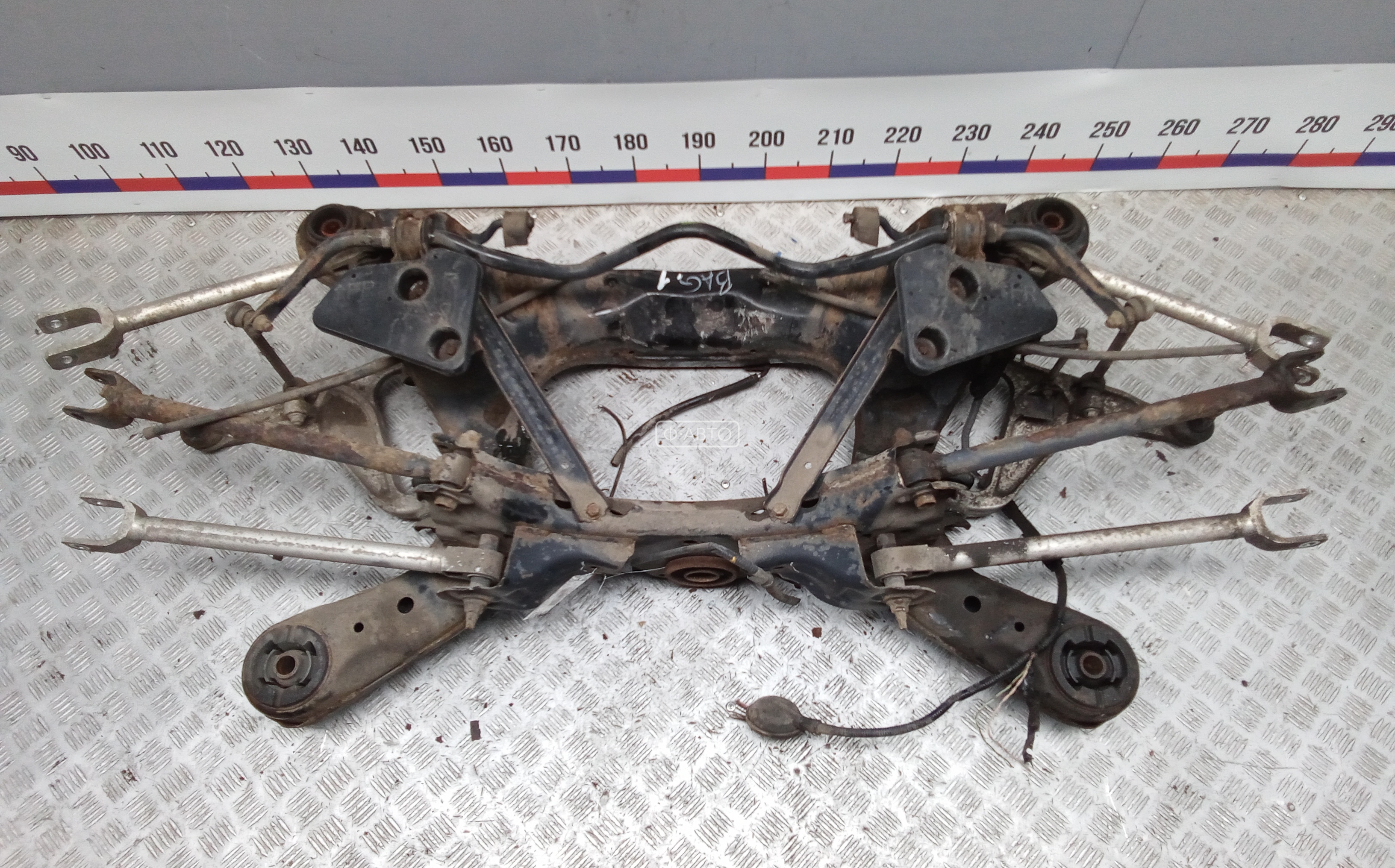 Балка задняя