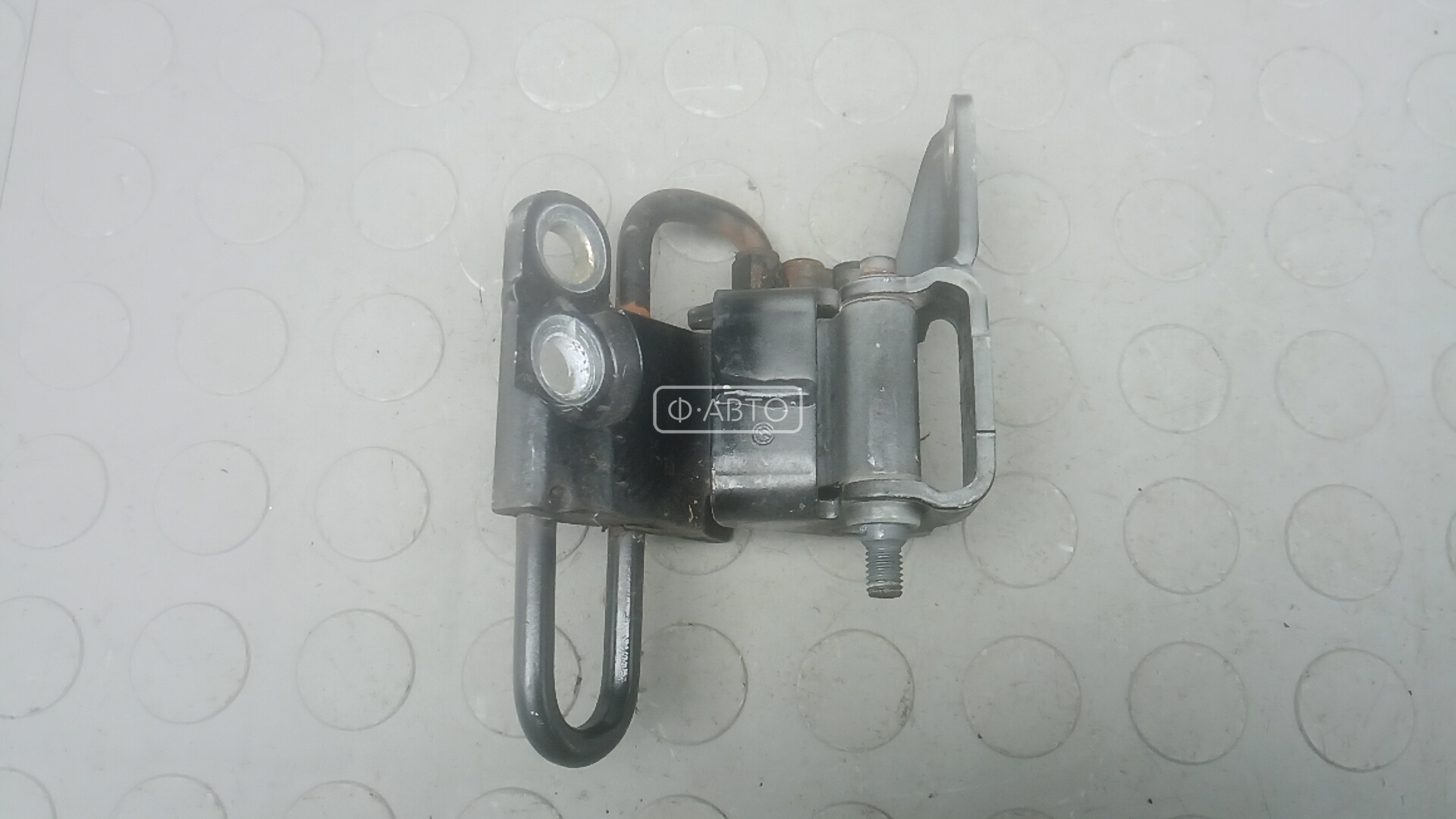 Петля передняя правая