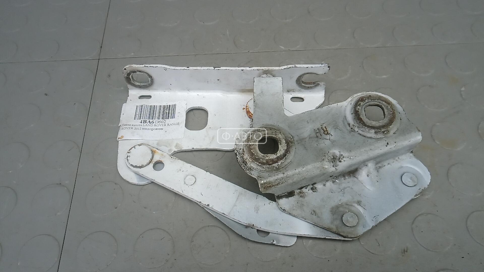 Петля капота