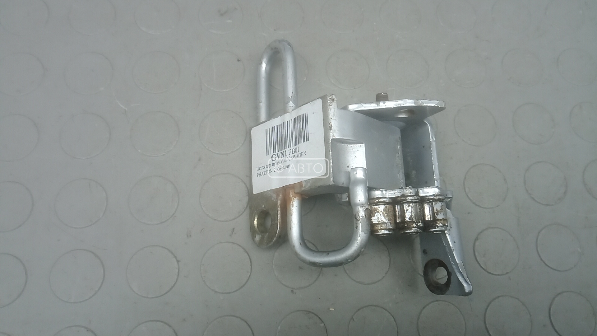 Петля передняя правая