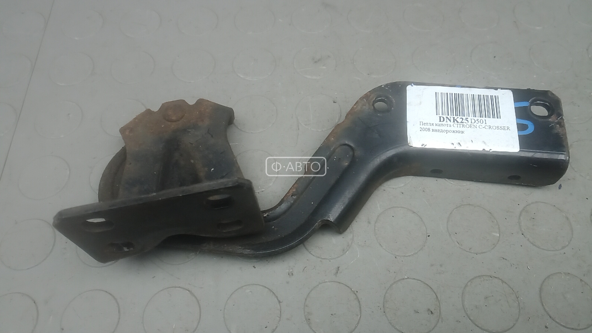 Петля капота