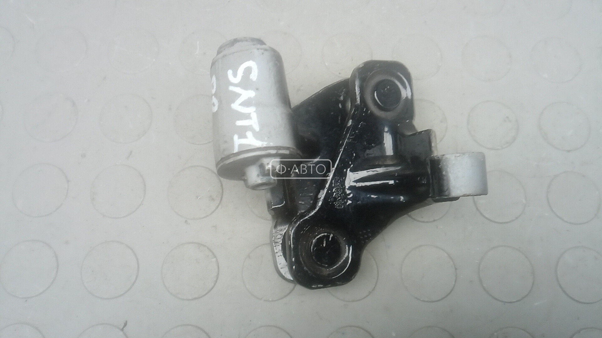 Петля передняя правая