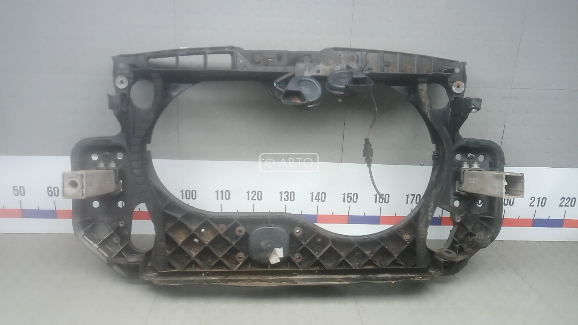 Передняя панель крепления облицовки (телевизор)