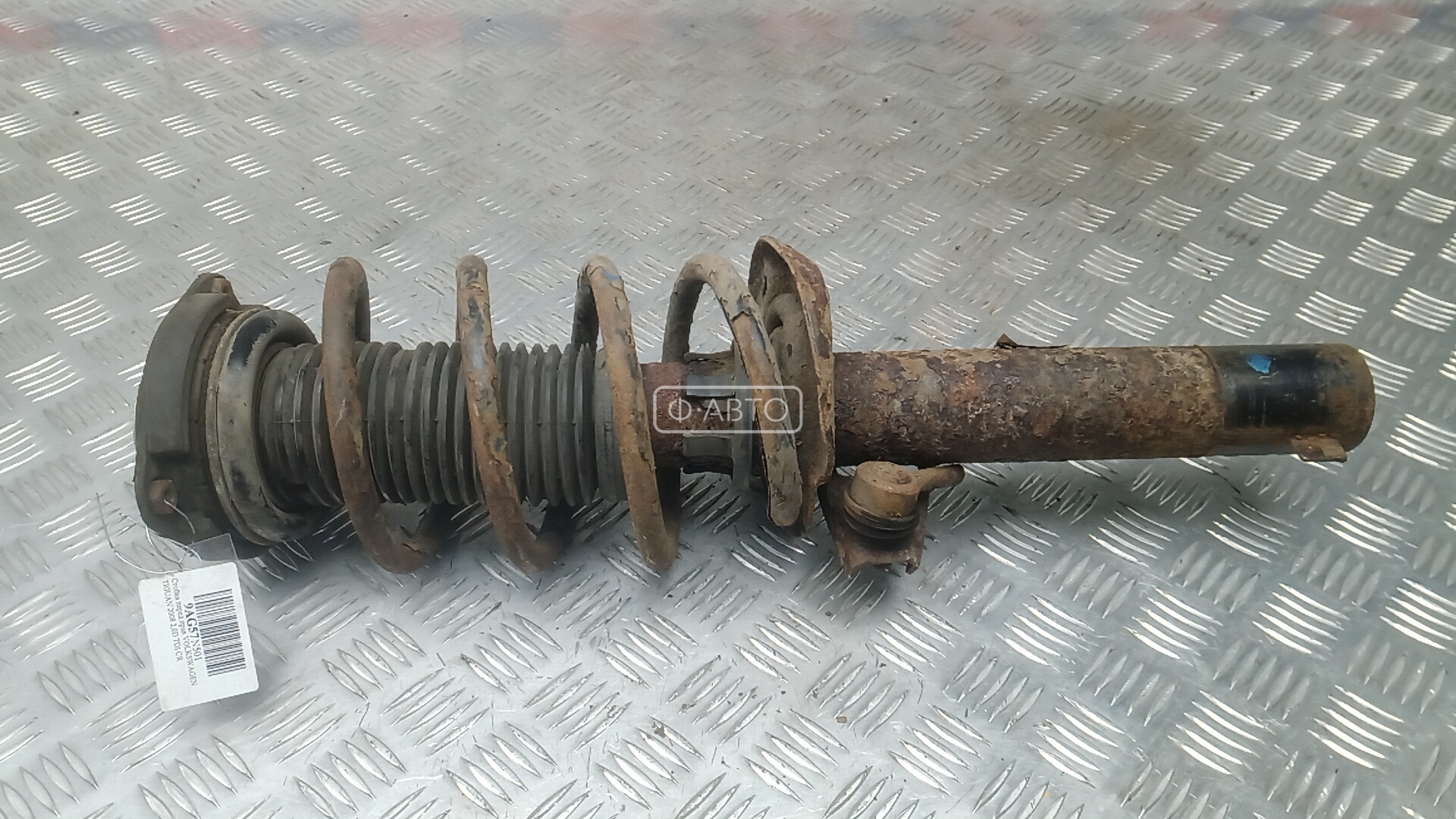 Стойка передняя правая