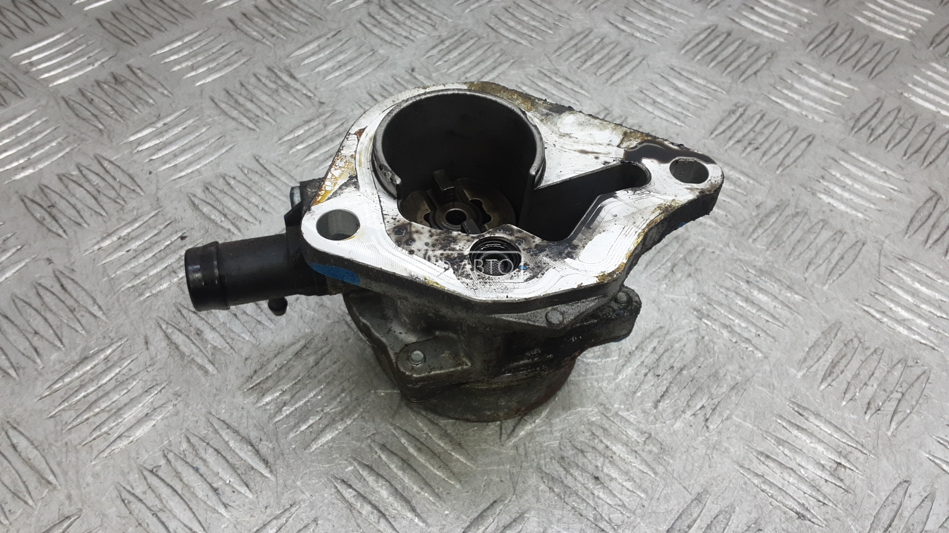 Насос вакуумный