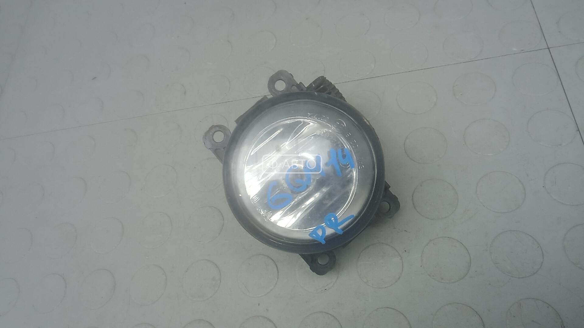 Фара галогенная правая передняя