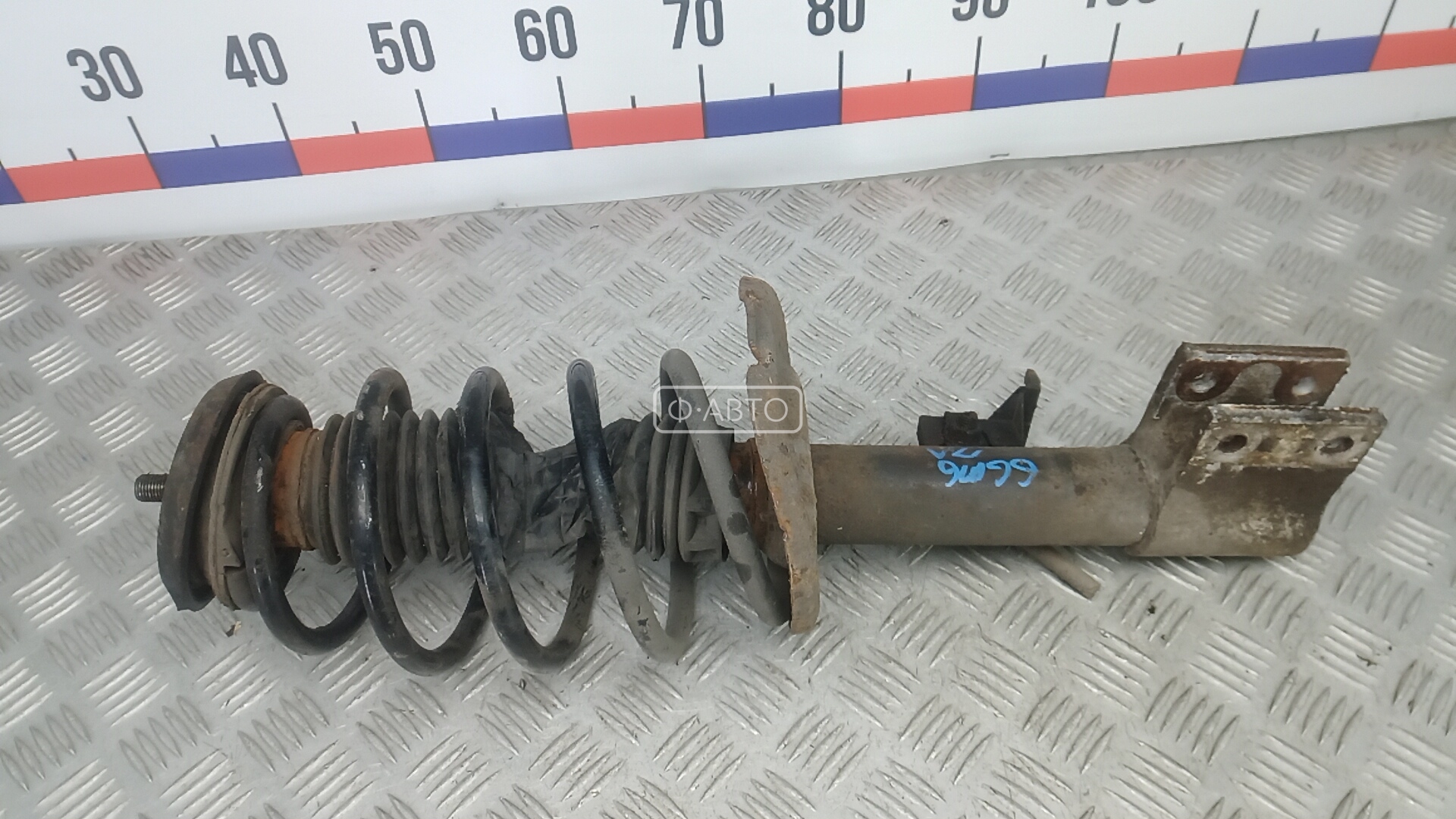 Стойка передняя левая