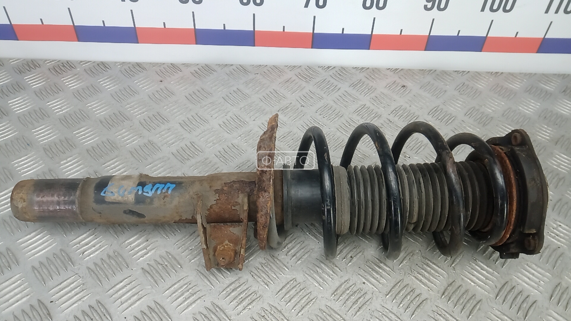 Стойка передняя правая