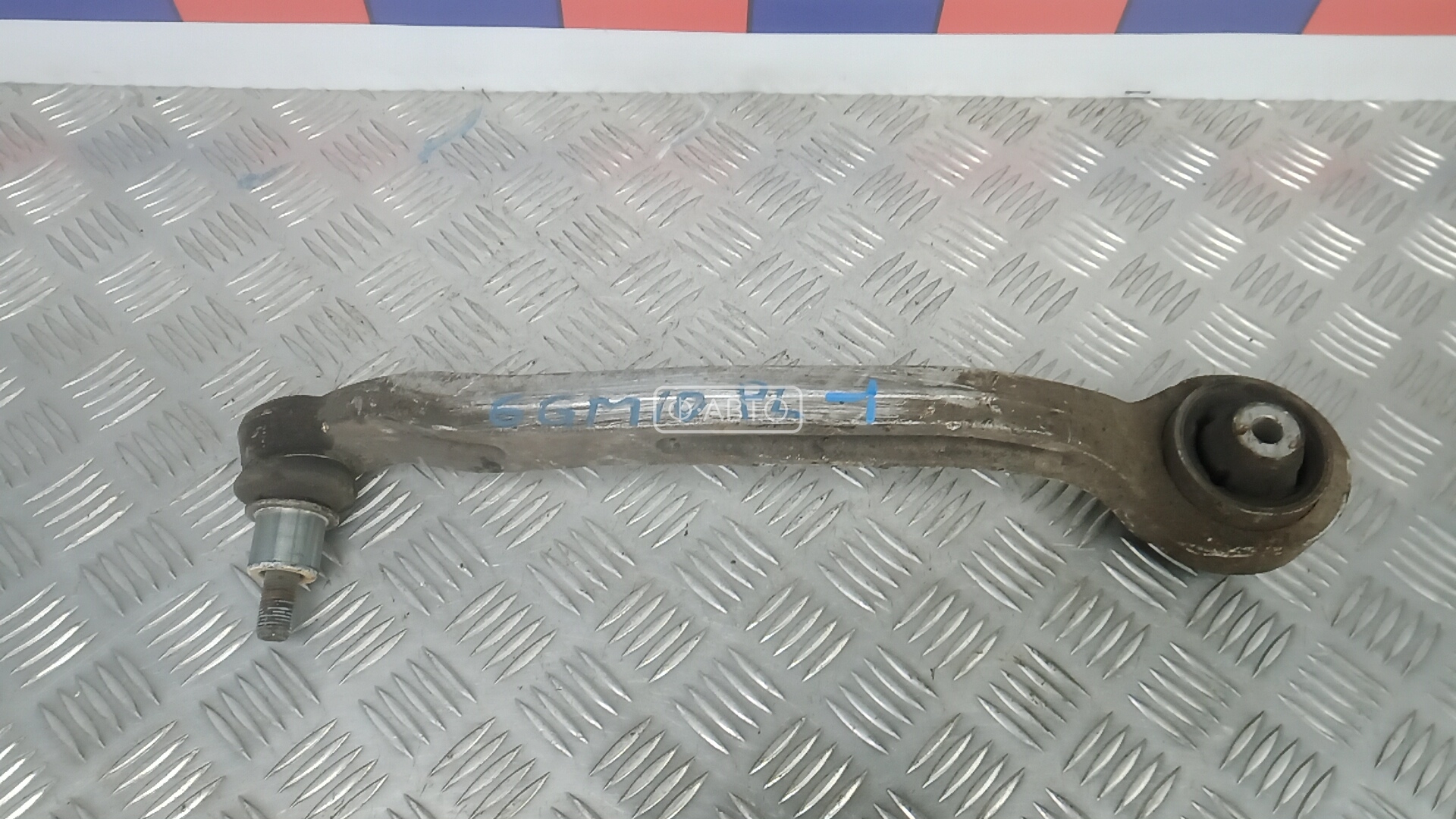 Рычаг передний нижний левый