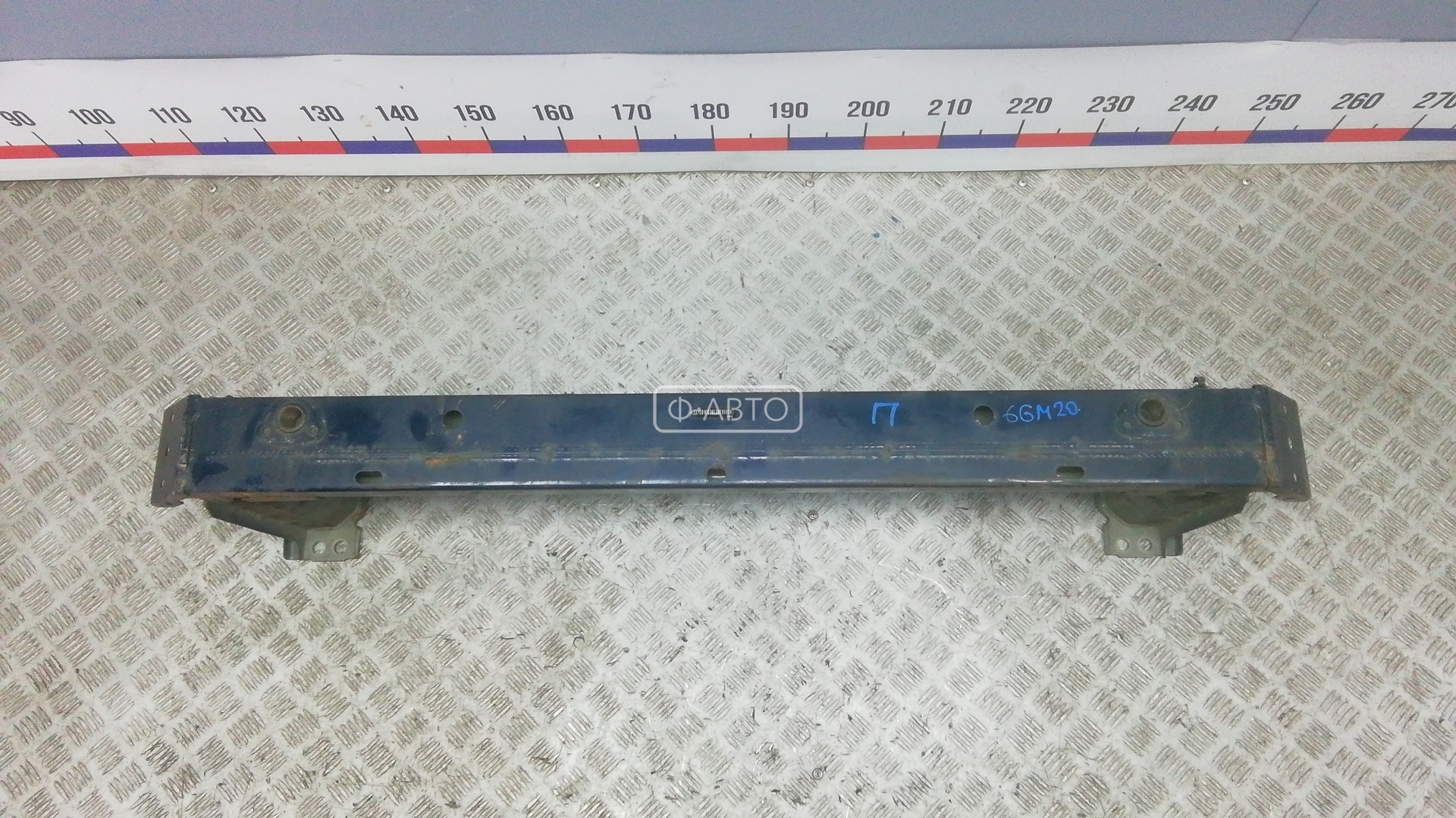 Усилитель бампера передний (кронштейн)