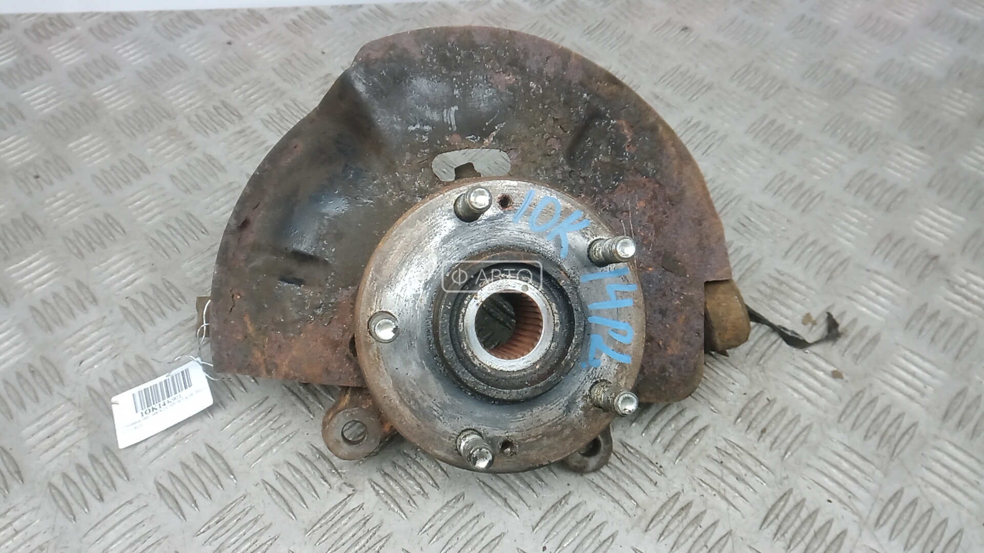 Ступица передняя левая