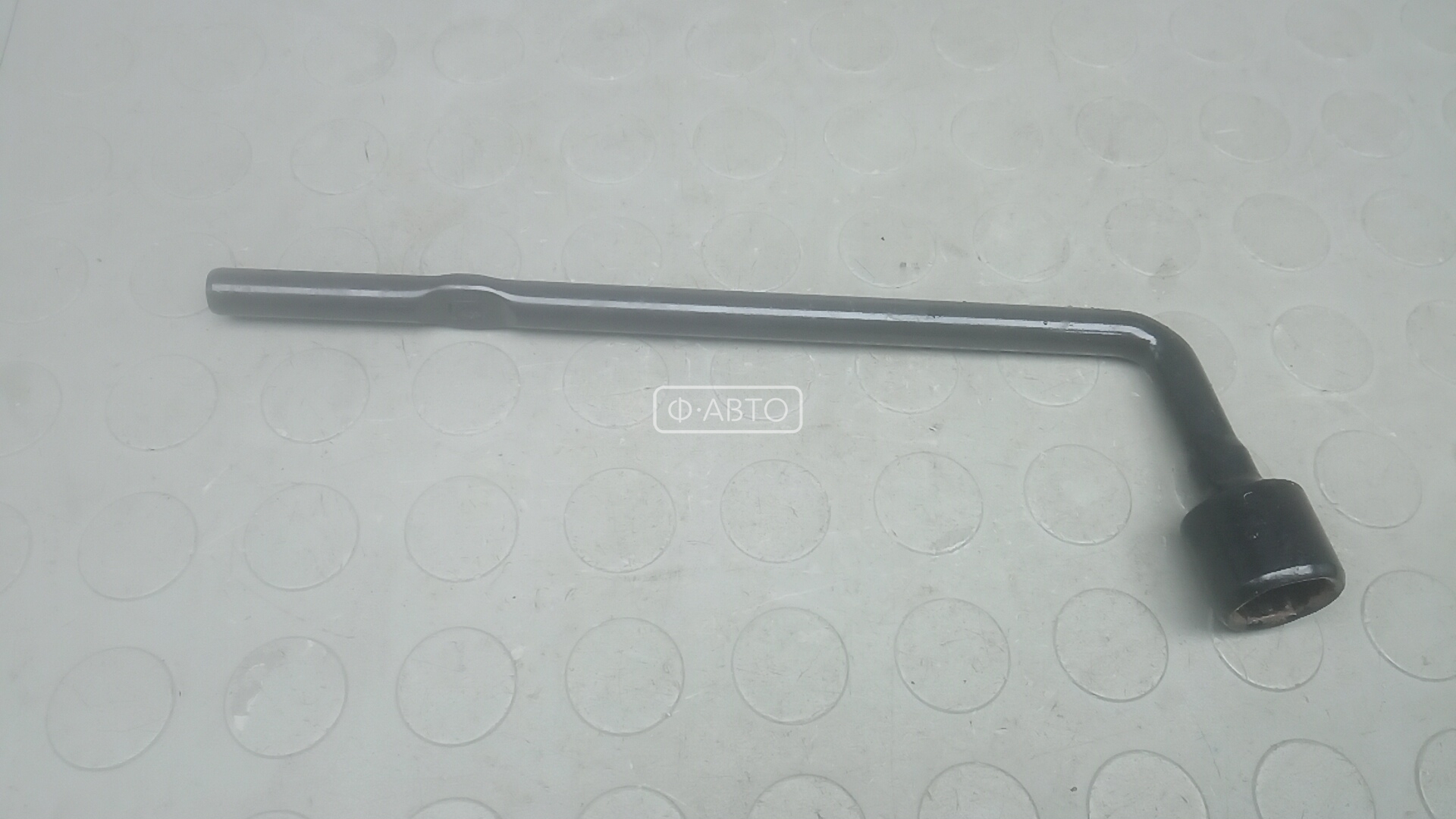 Ключ колесный