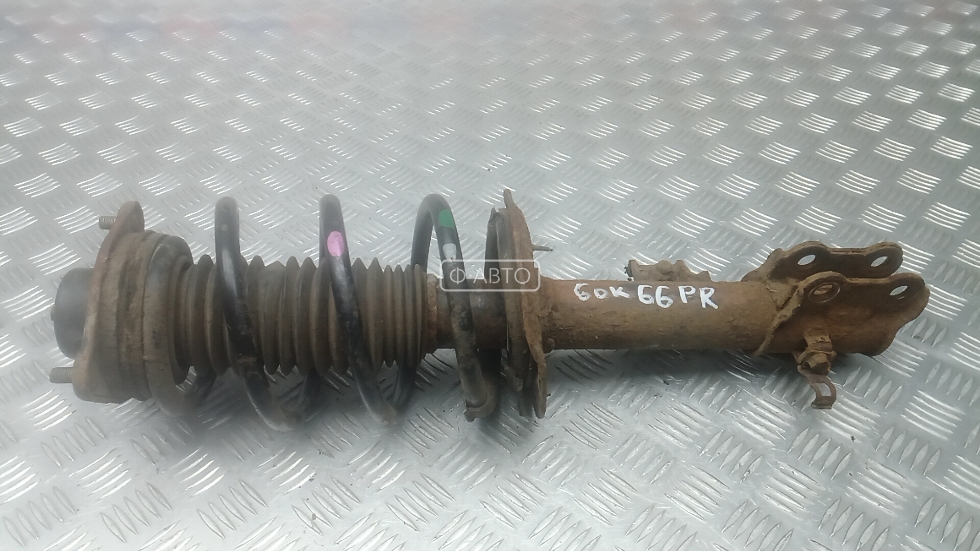 Стойка передняя правая