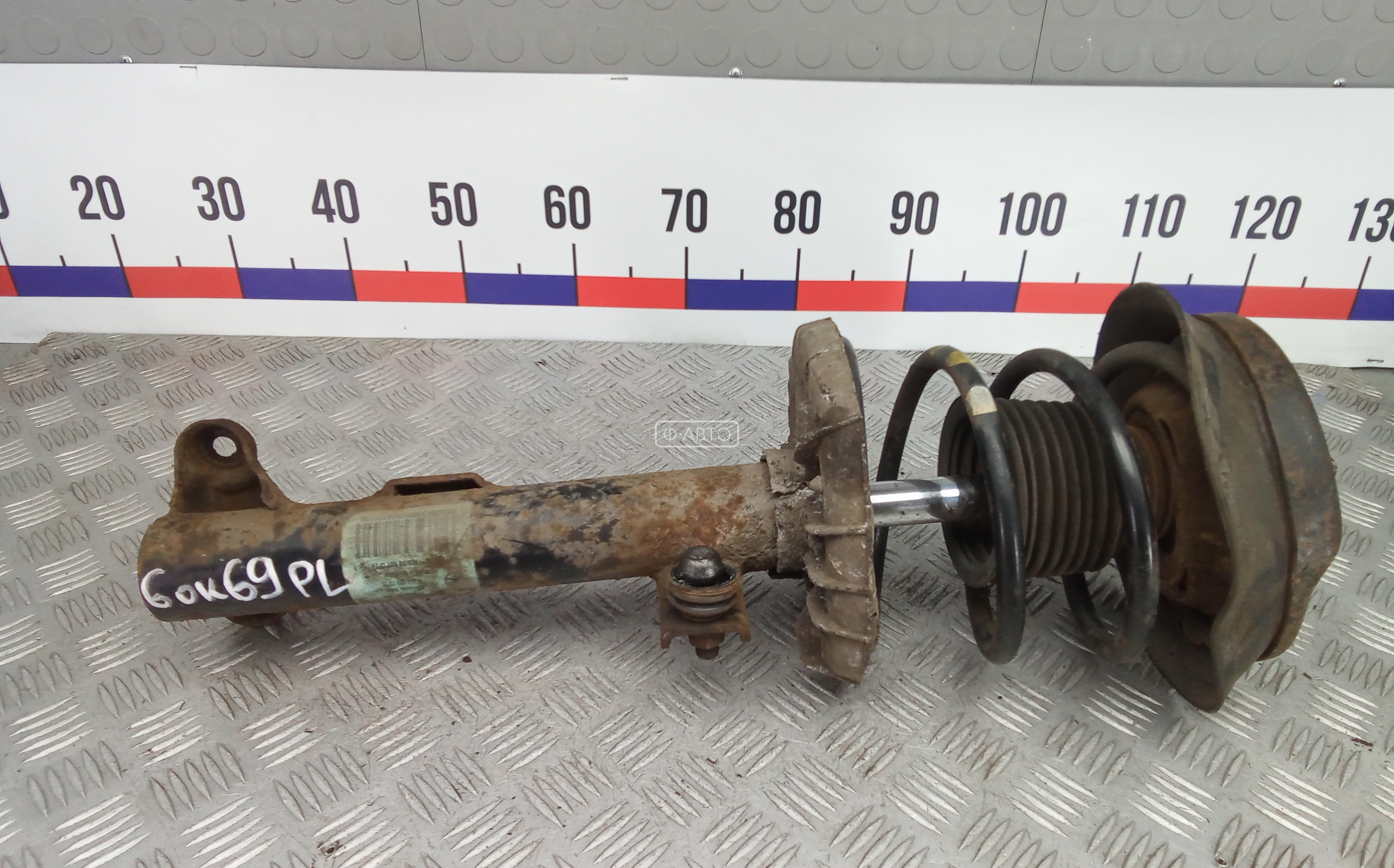 Стойка передняя левая