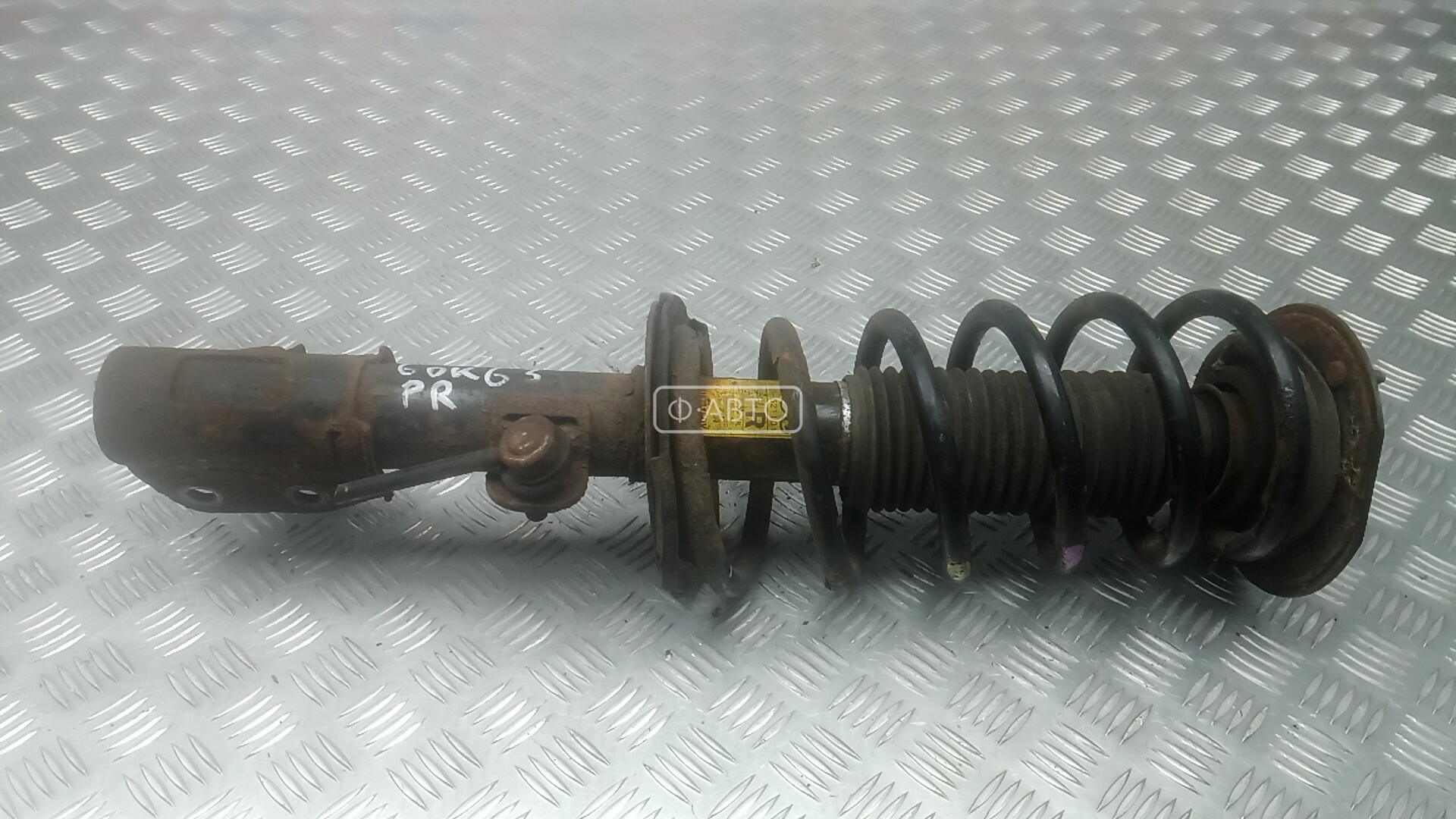 Стойка передняя правая