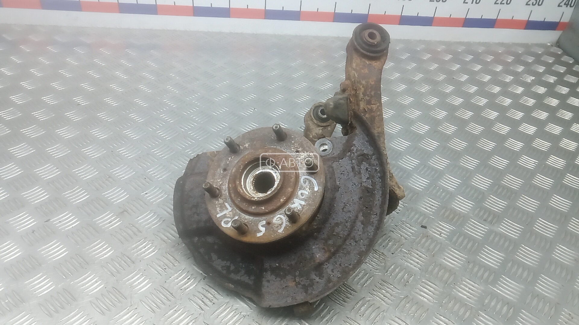 Ступица передняя левая