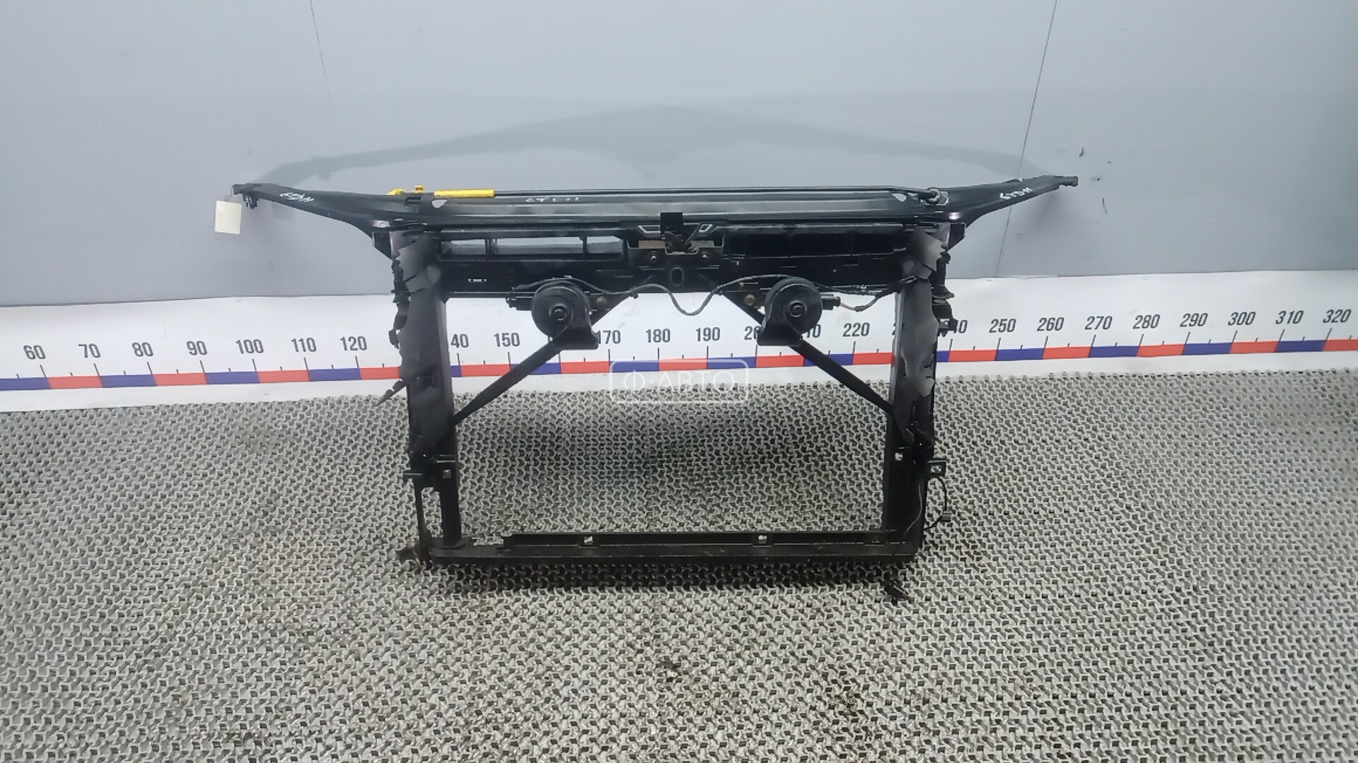 Передняя панель крепления облицовки (телевизор)