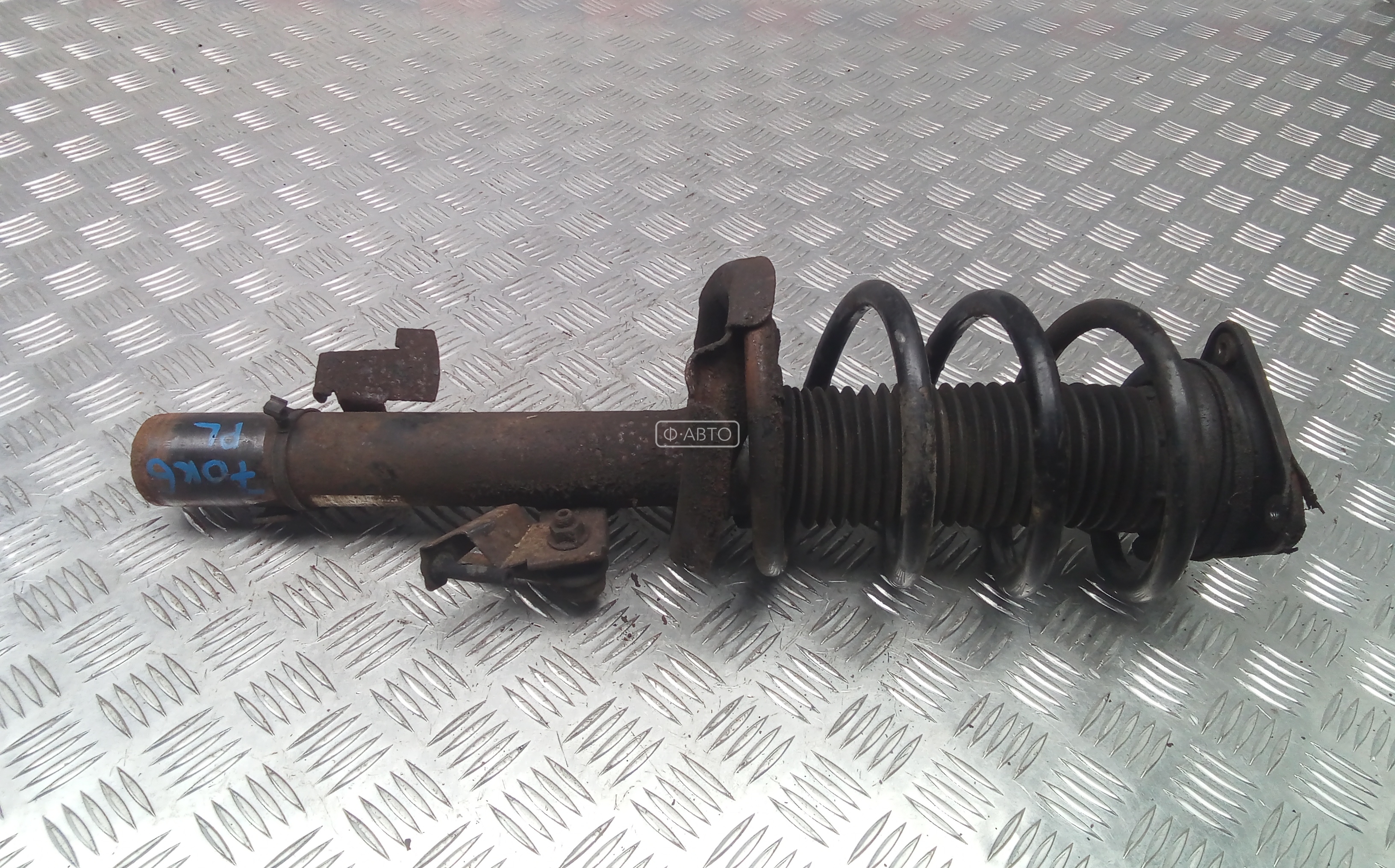 Стойка передняя левая