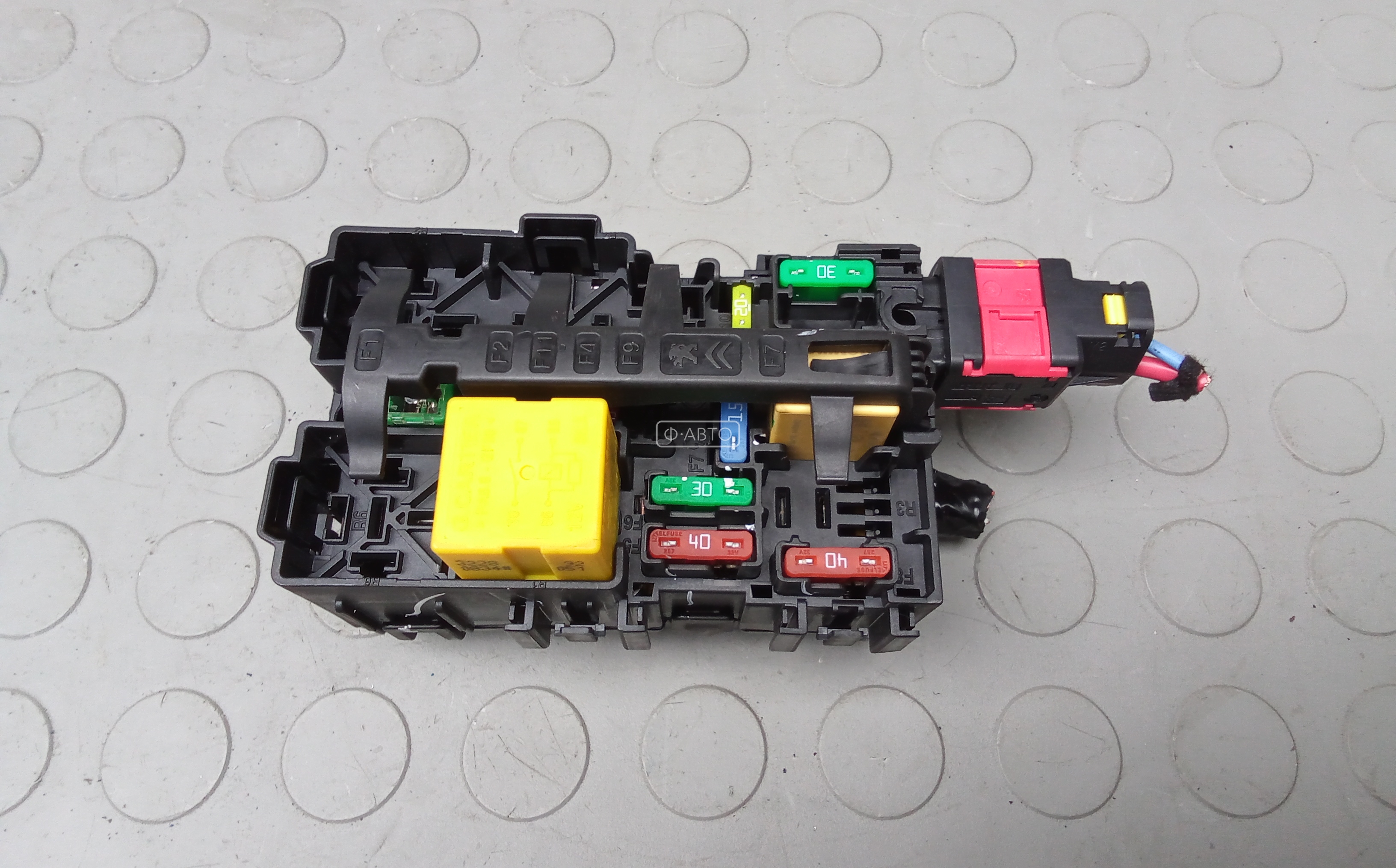 Блок предохранителей