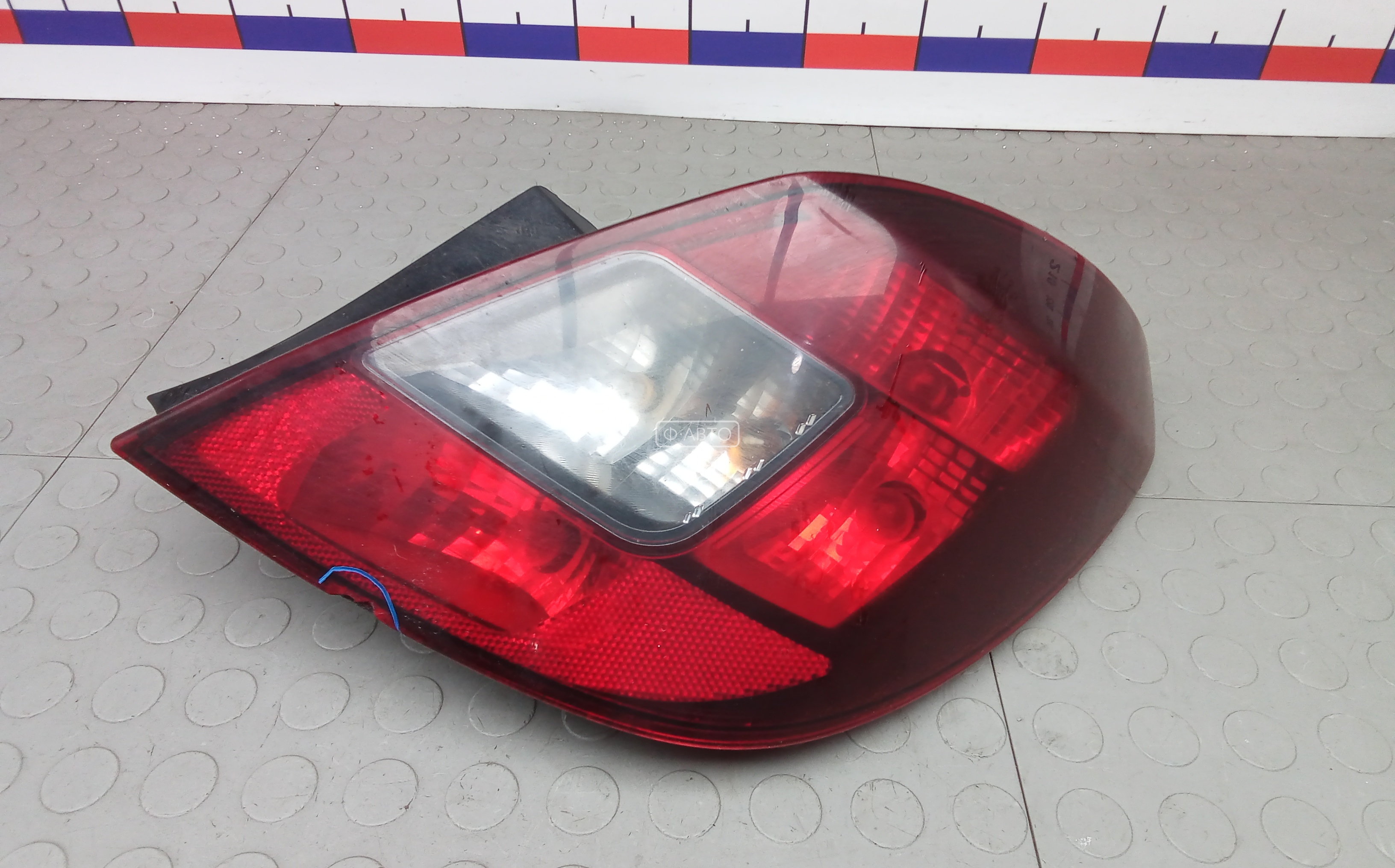 Фонарь задний правый OPEL CORSA