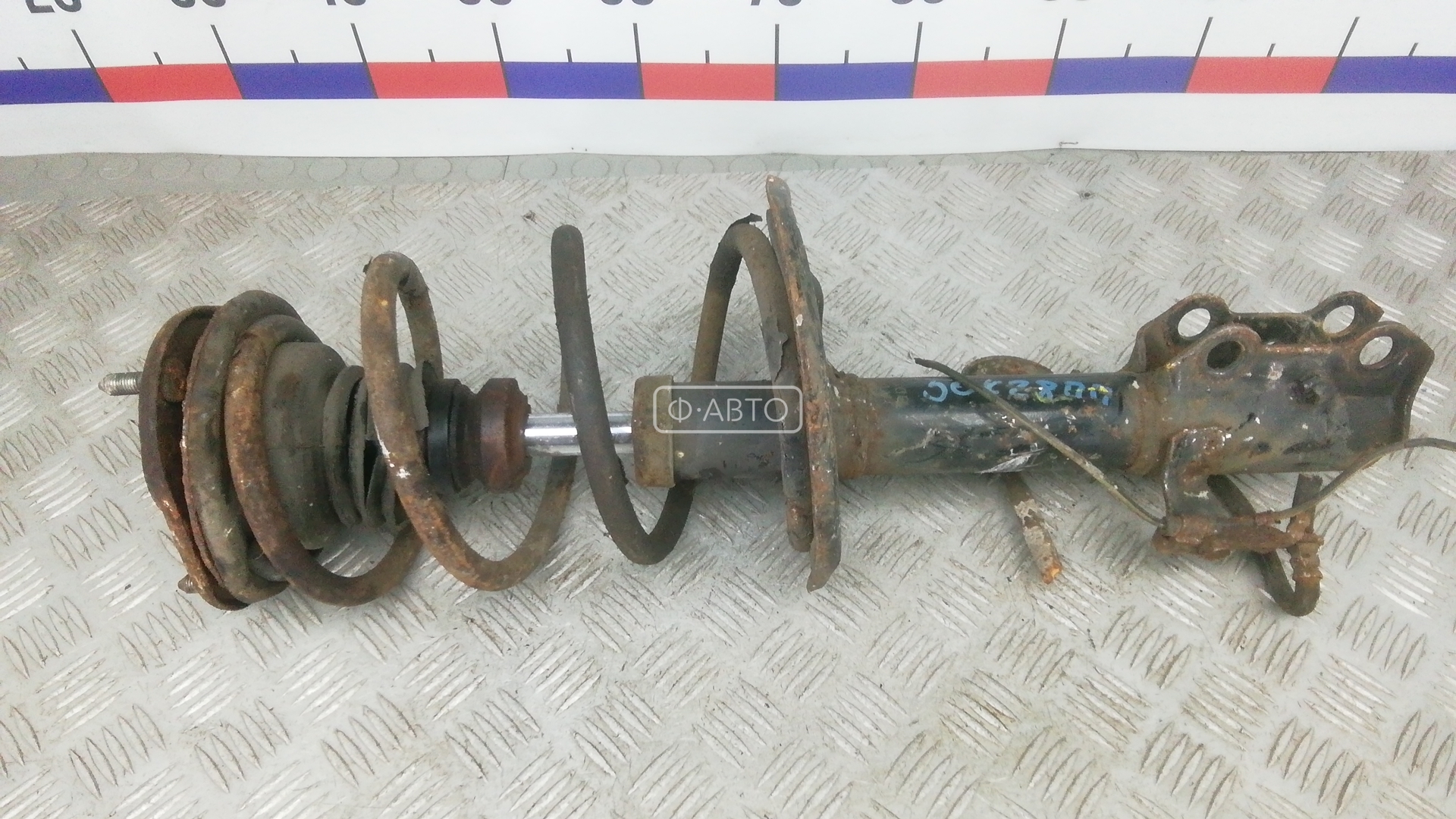 Стойка передняя правая