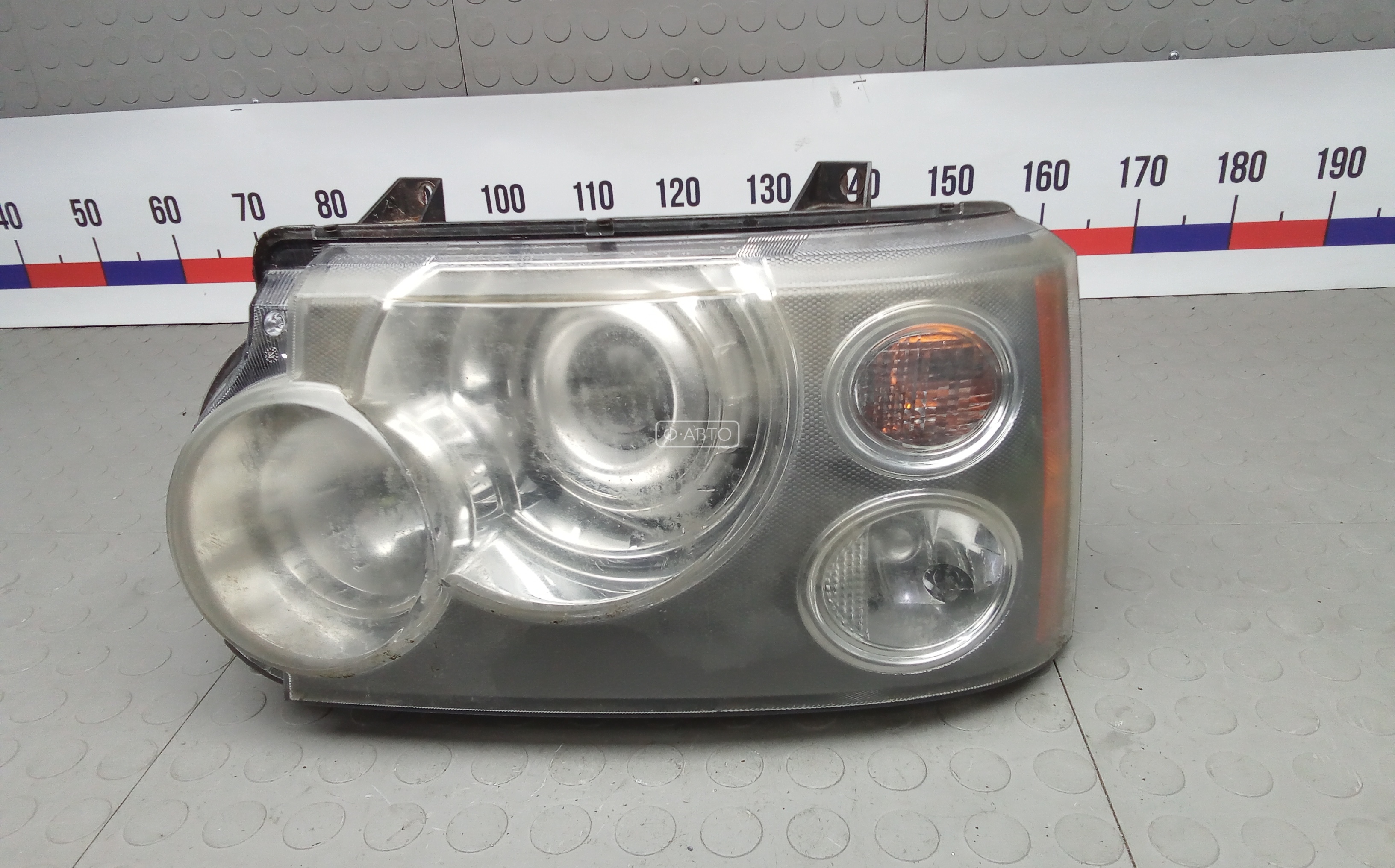 Фара левая