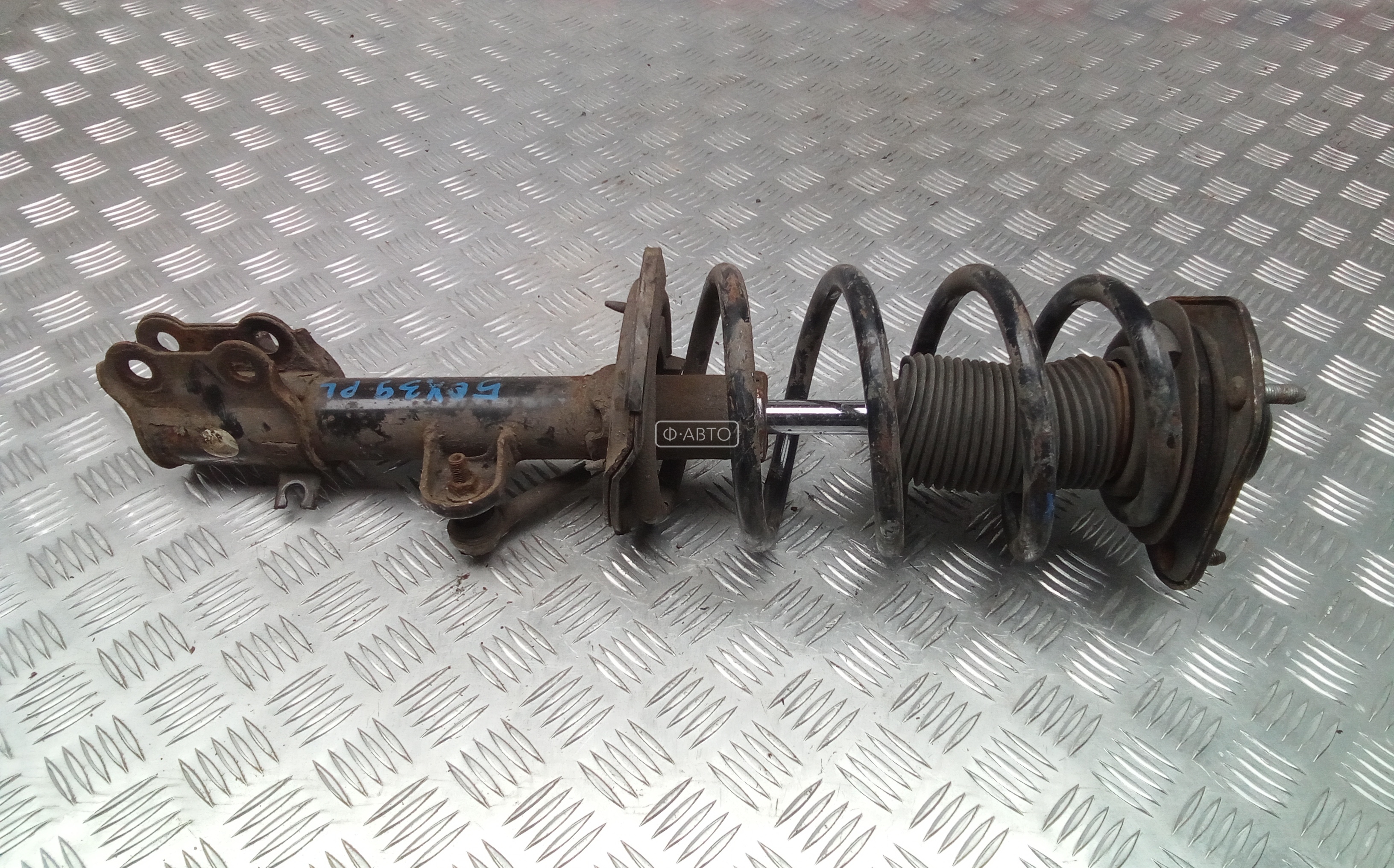 Стойка передняя левая