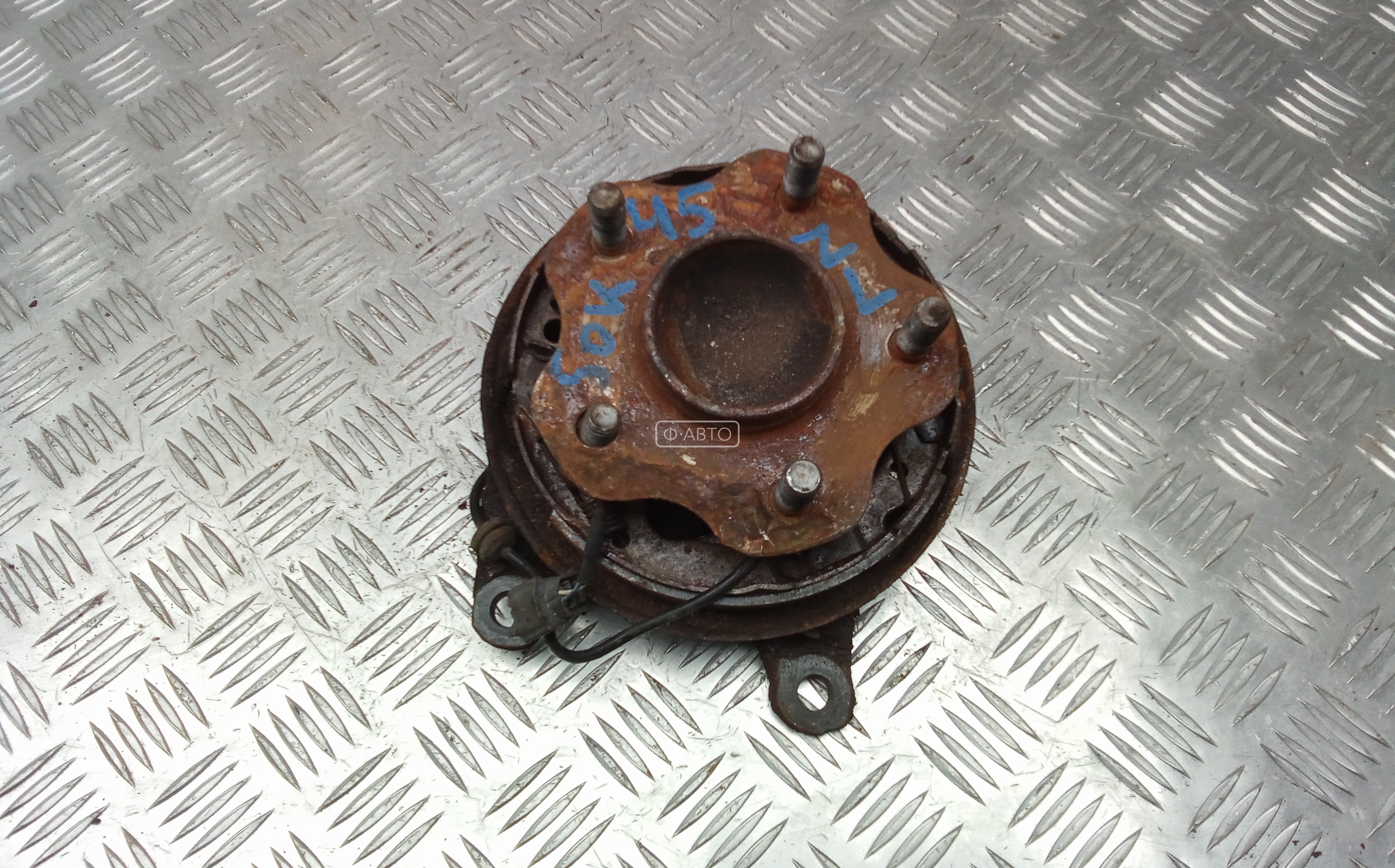 Ступица задняя левая