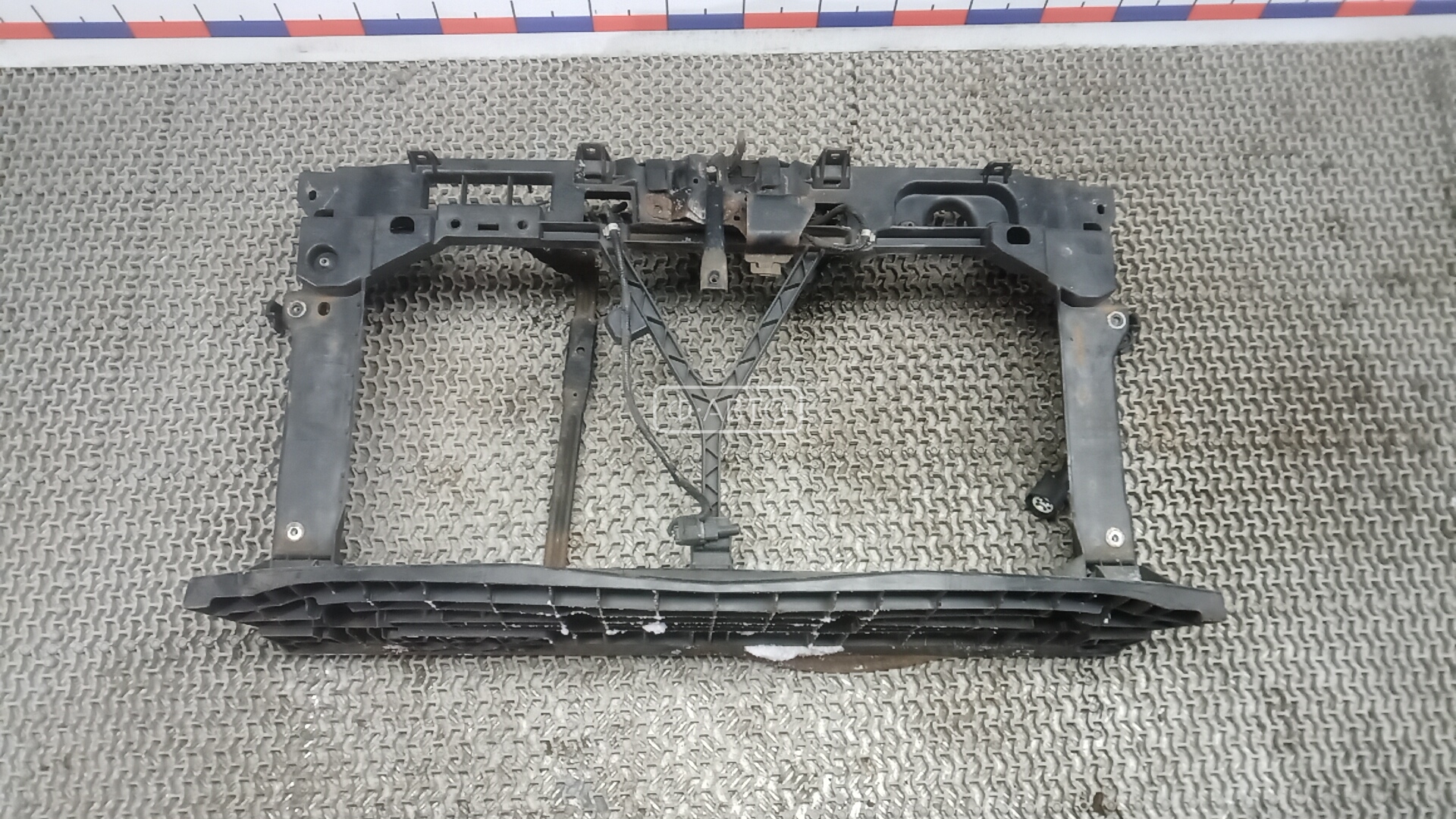 Передняя панель крепления облицовки (телевизор)