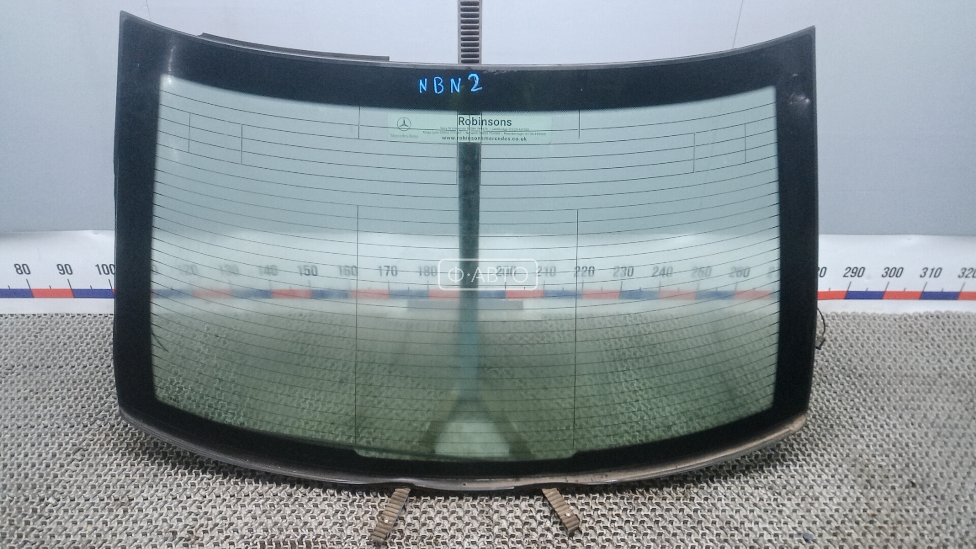 Стекло заднее