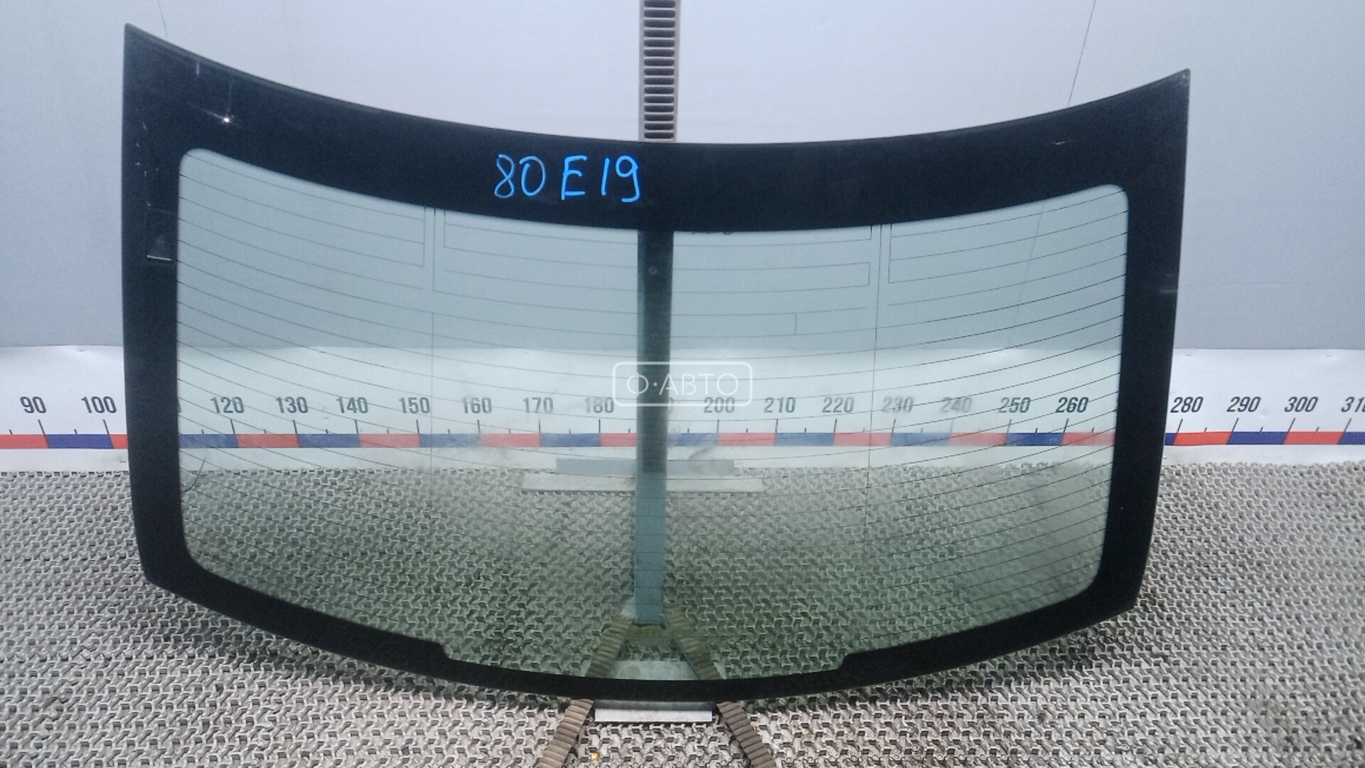 Стекло заднее