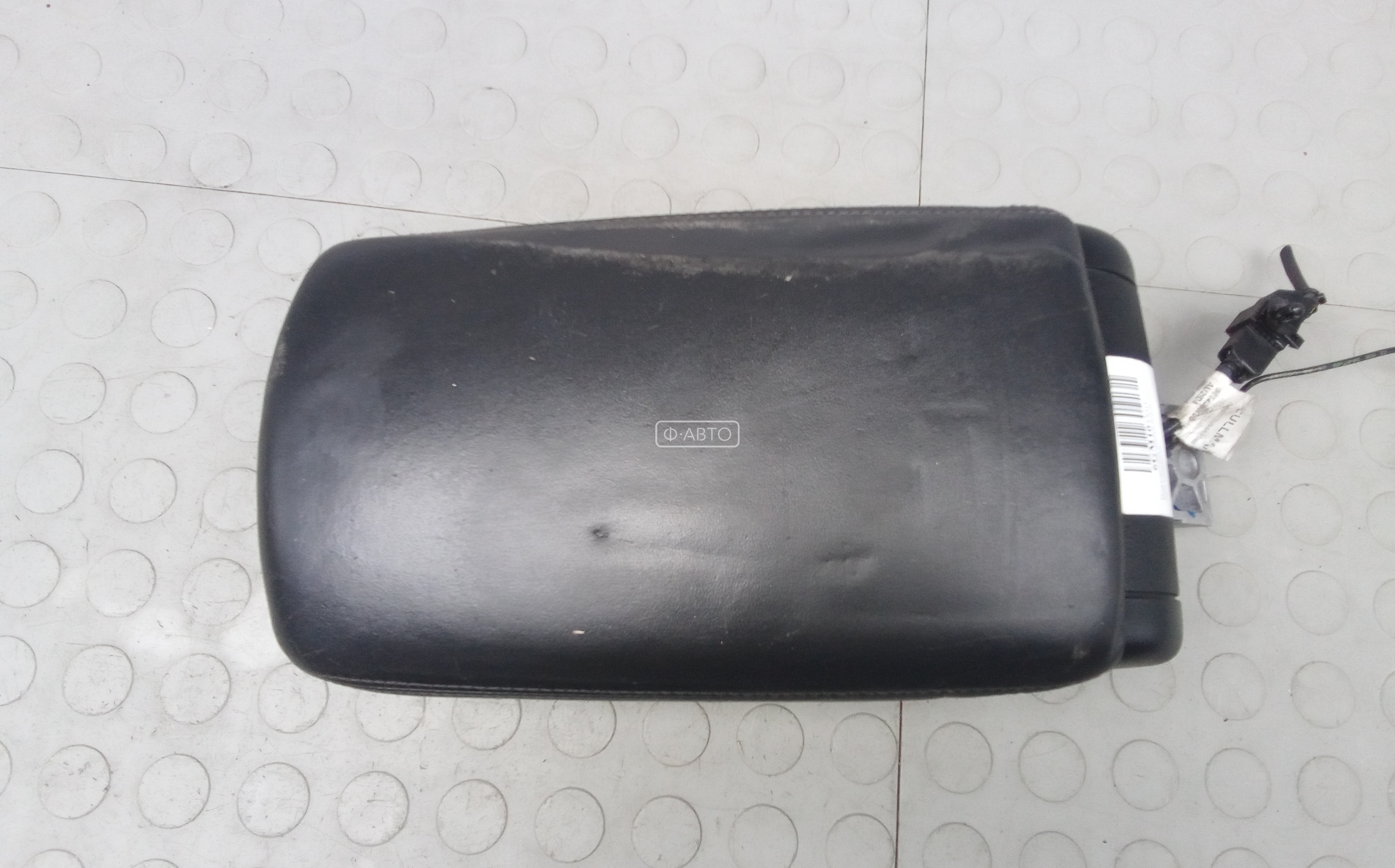 Подлокотник центральный