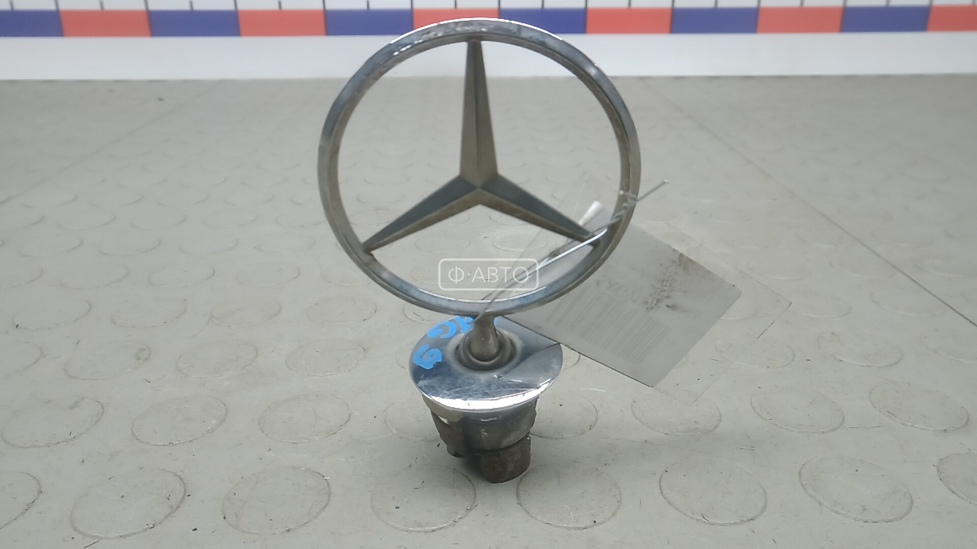 Значок на капот