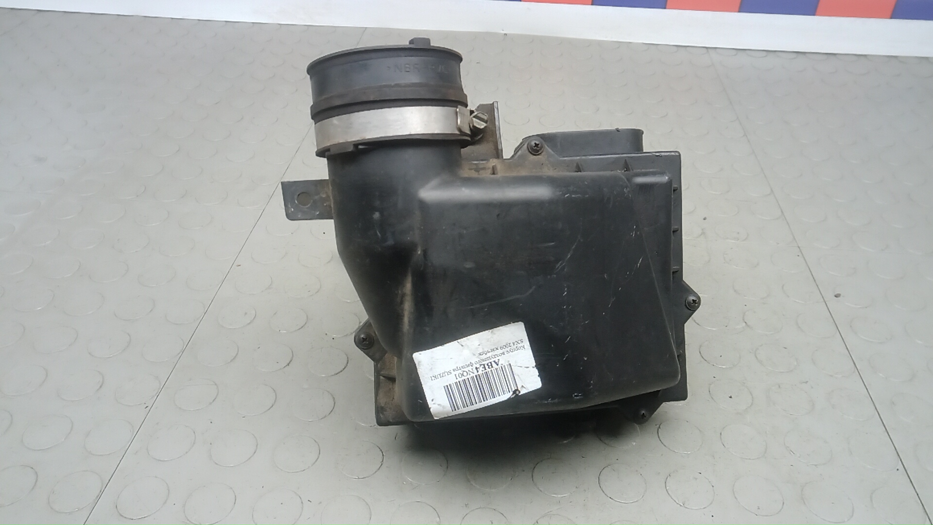 Корпус воздушного фильтра SUZUKI SX4 YA11S