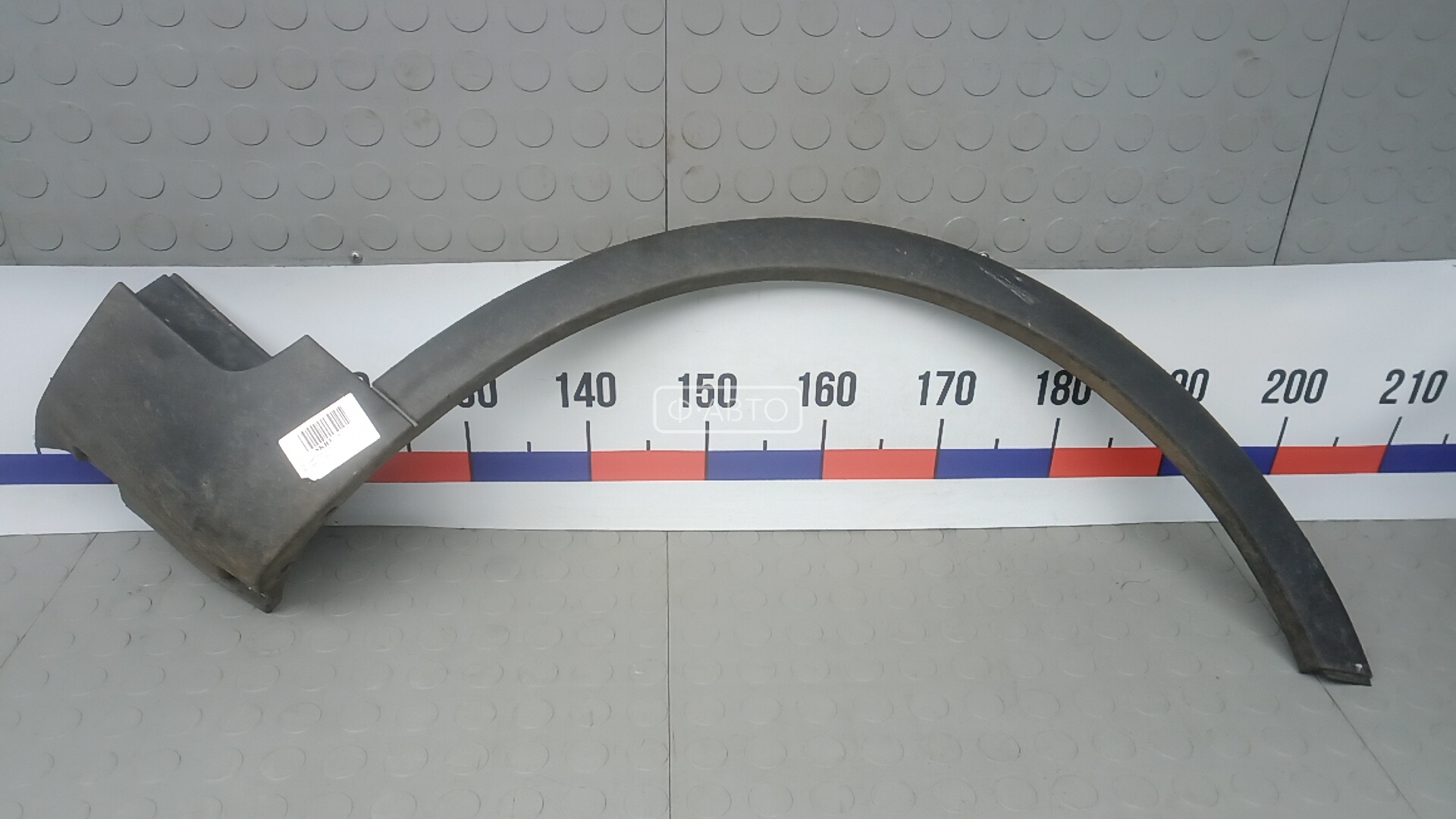 Молдинг крыла переднего правого