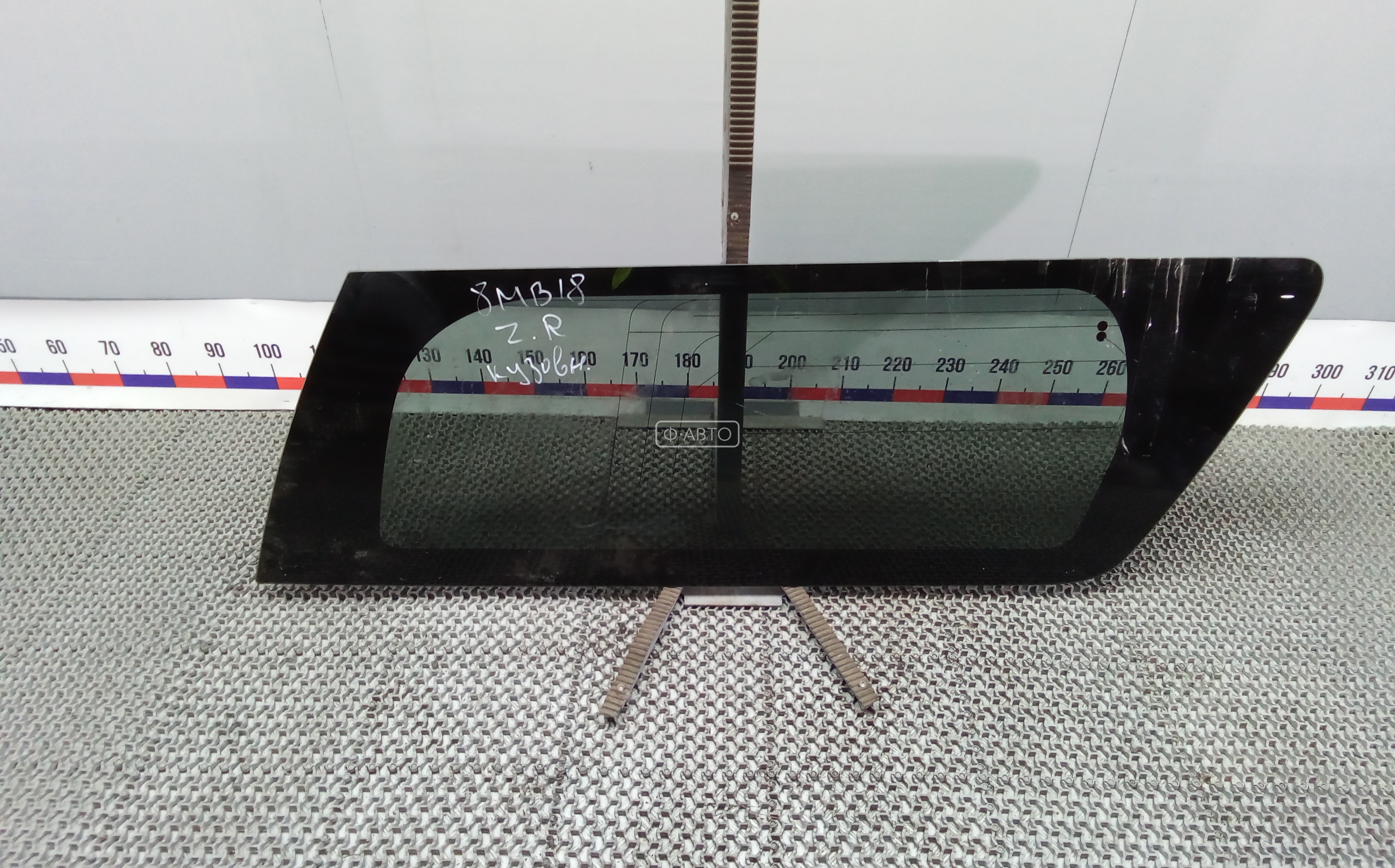 Стекло кузова боковое заднее правое