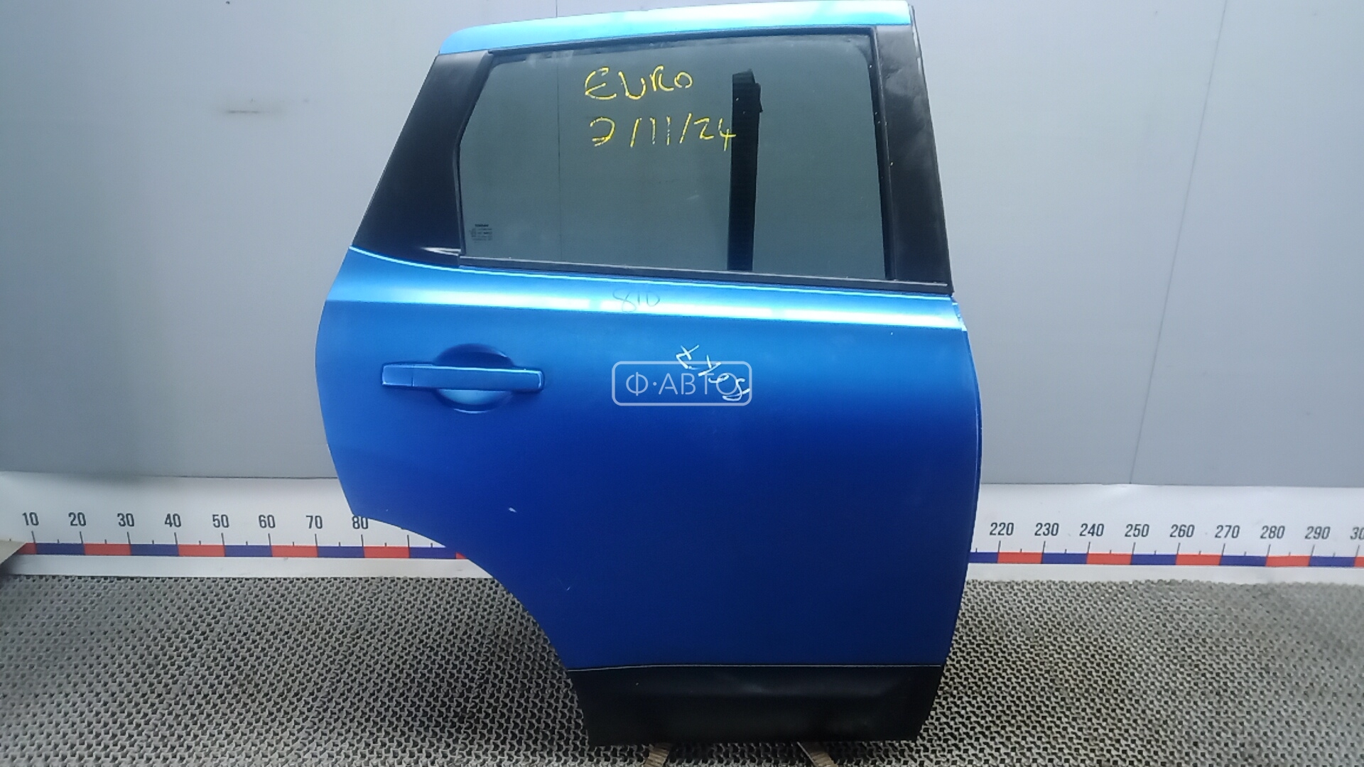 Дверь задняя правая