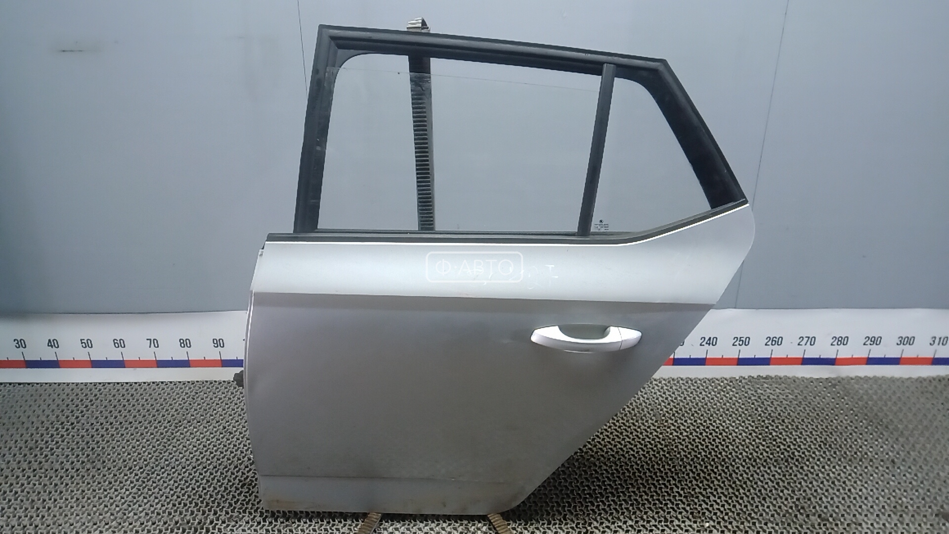 Дверь задняя левая