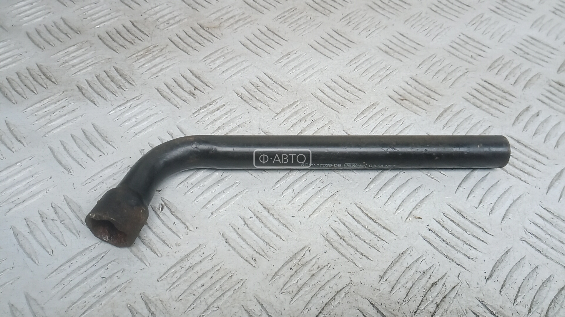 Ключ колесный