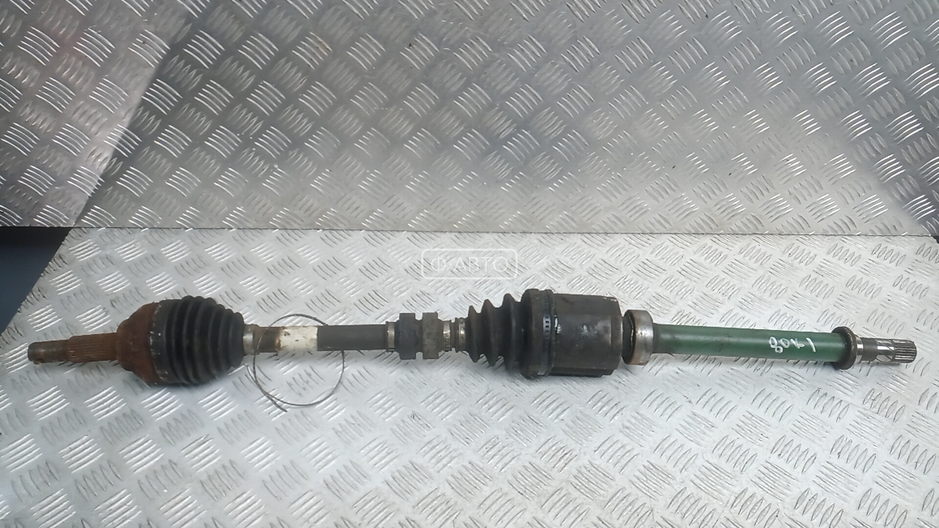 Привод передний правый