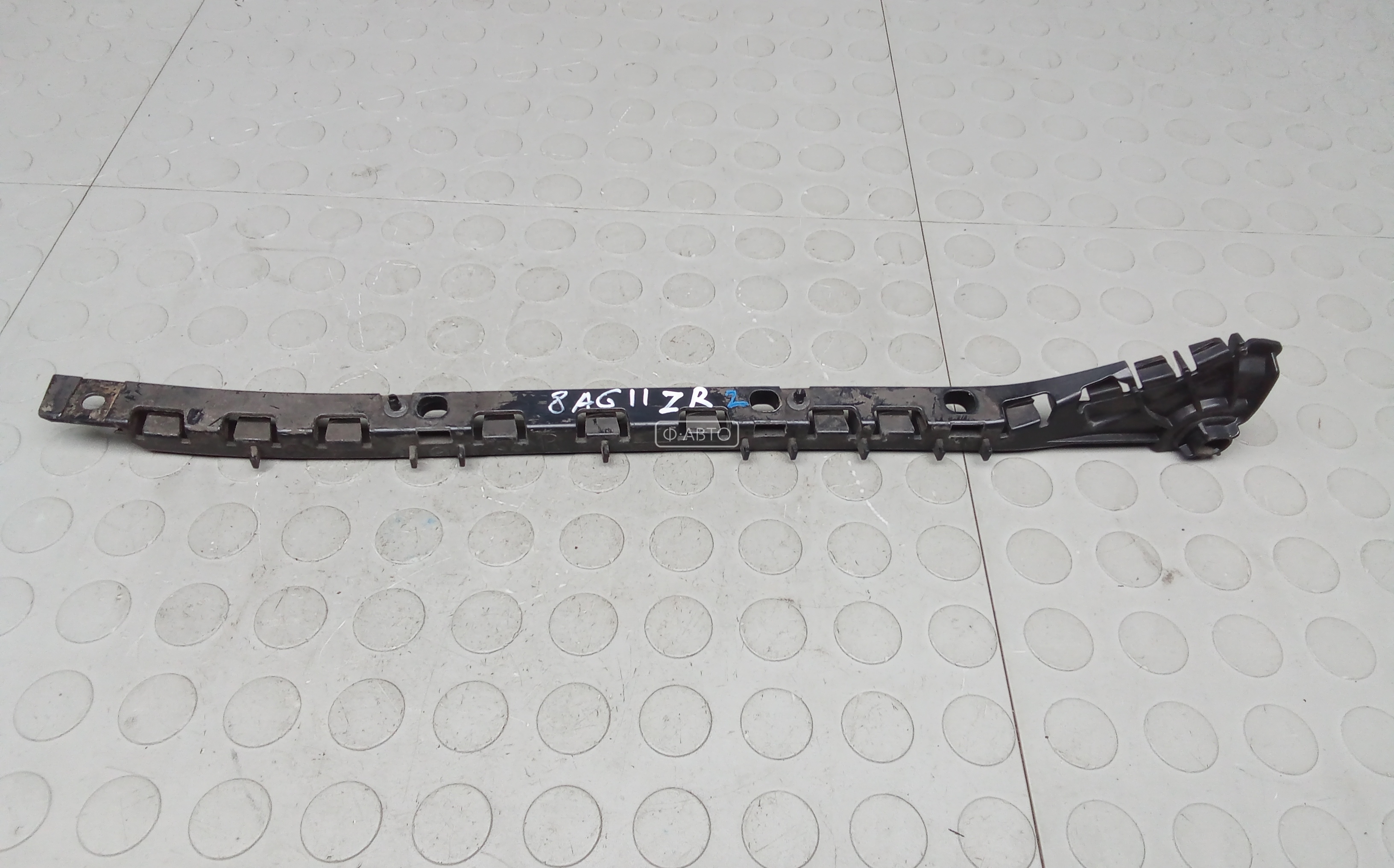 Крепление бампера заднее