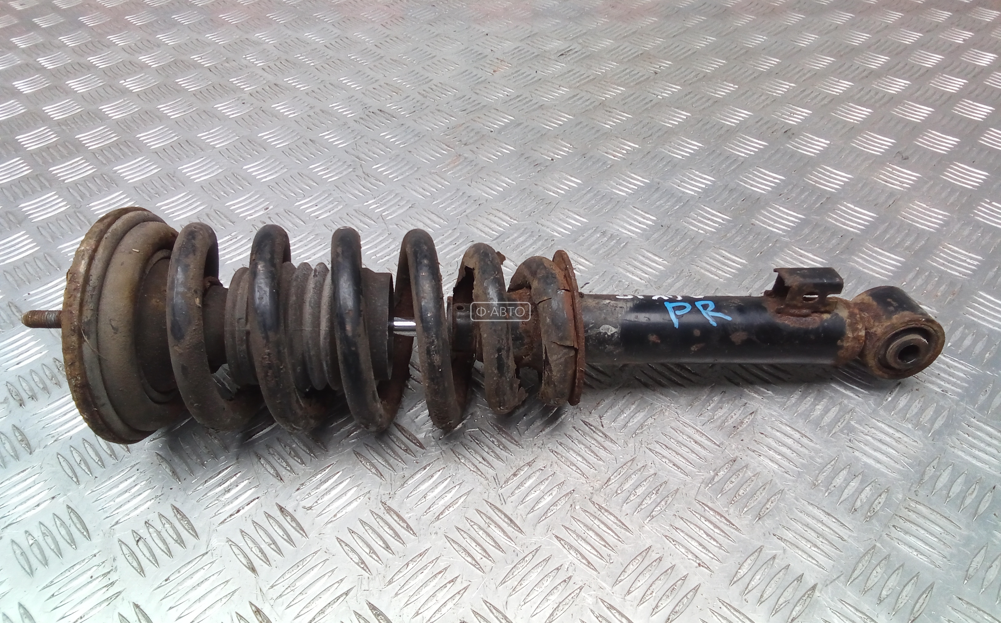 Стойка передняя правая