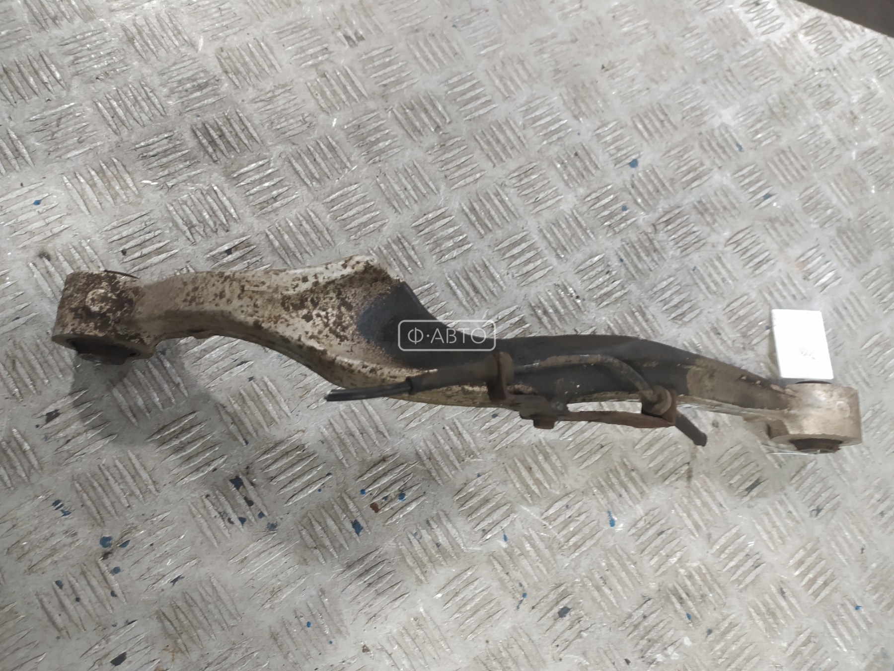 Рычаг задний