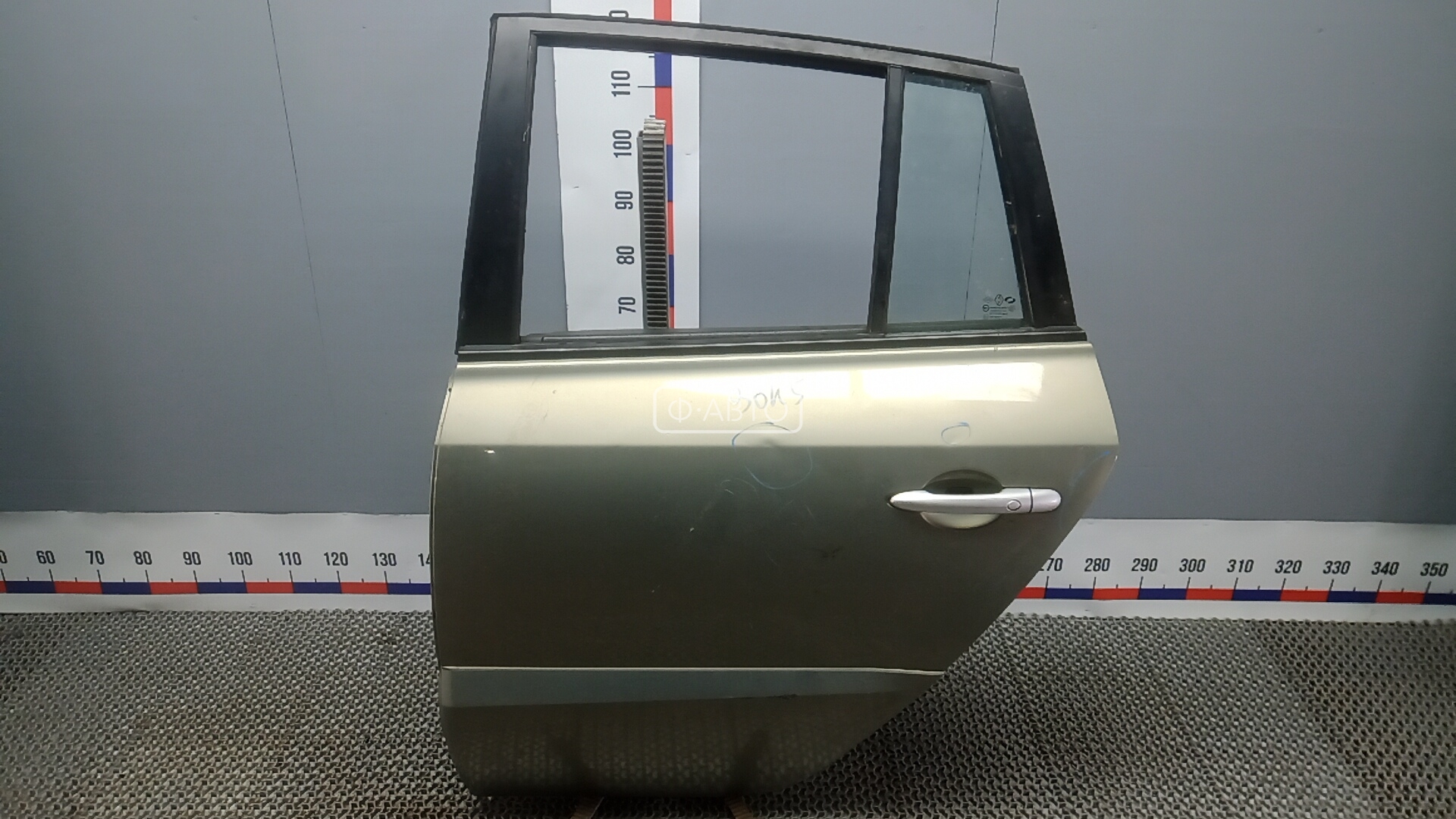 Дверь задняя левая