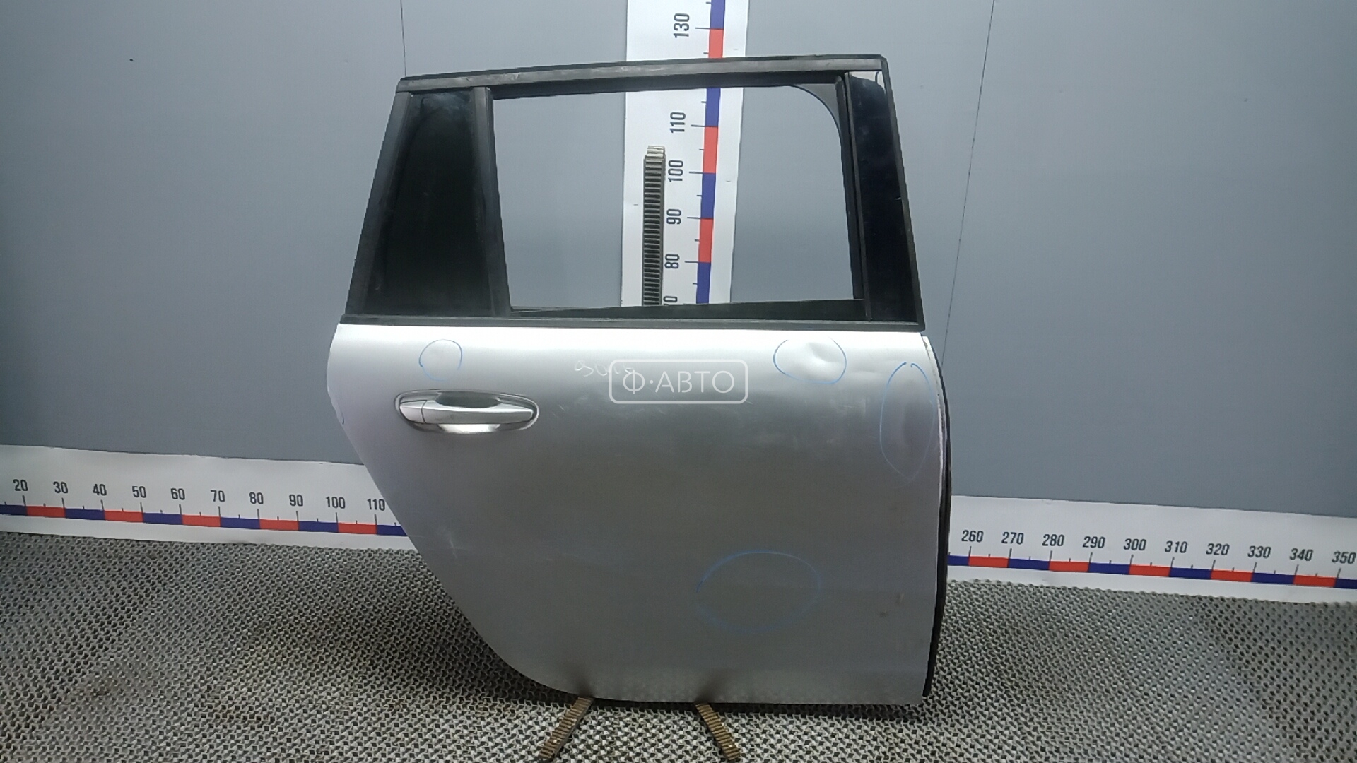 Дверь задняя правая