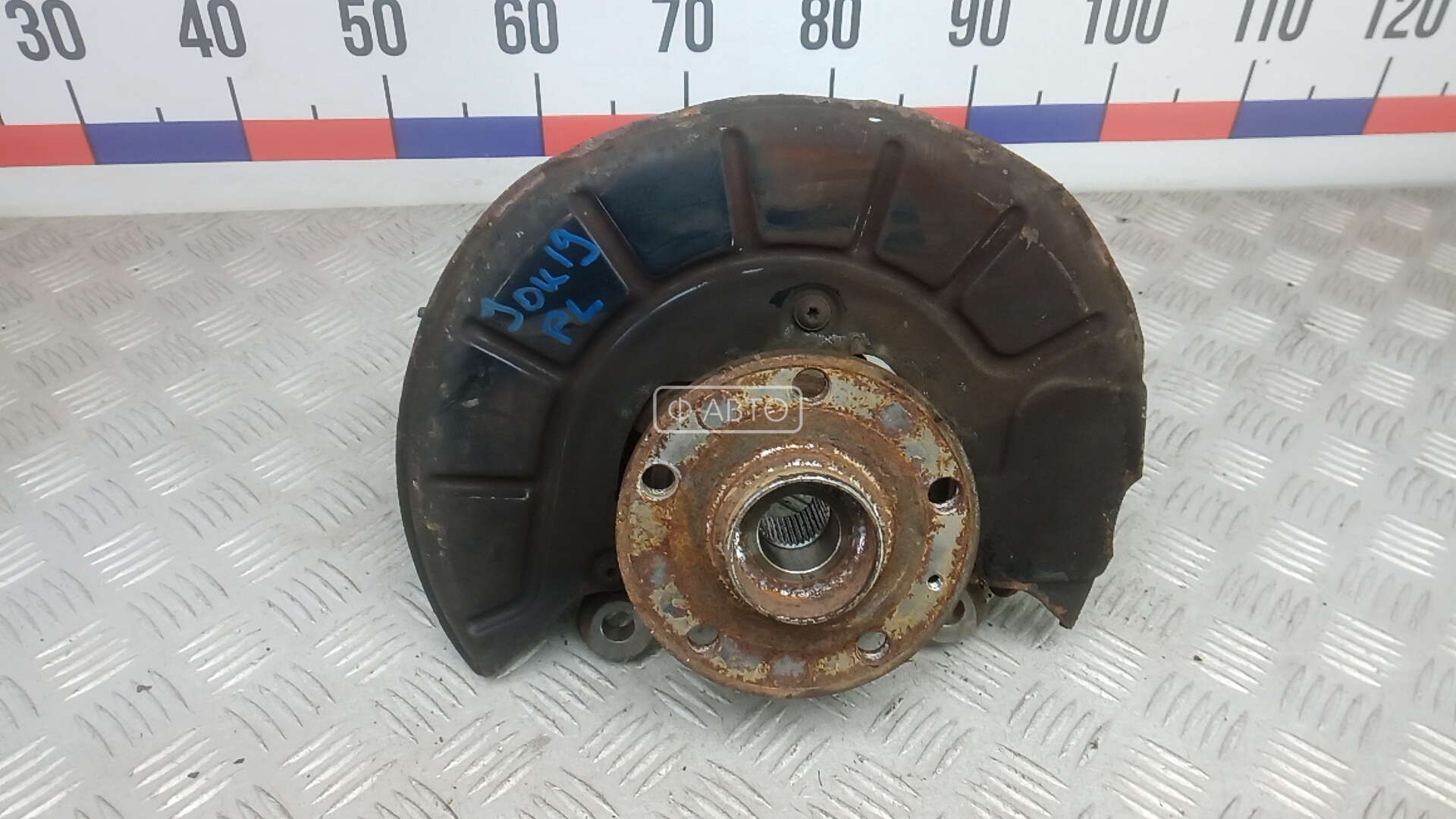 Ступица передняя левая