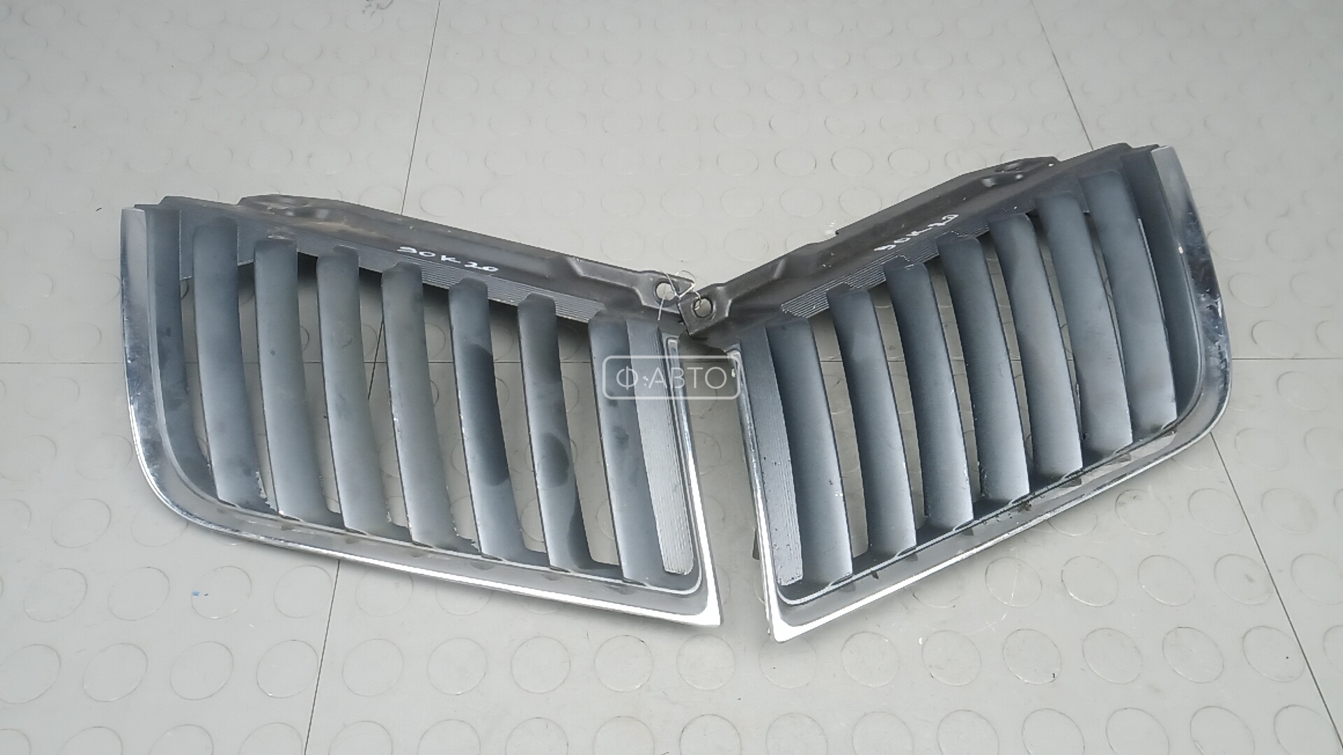 Решетка радиатора MITSUBISHI L200